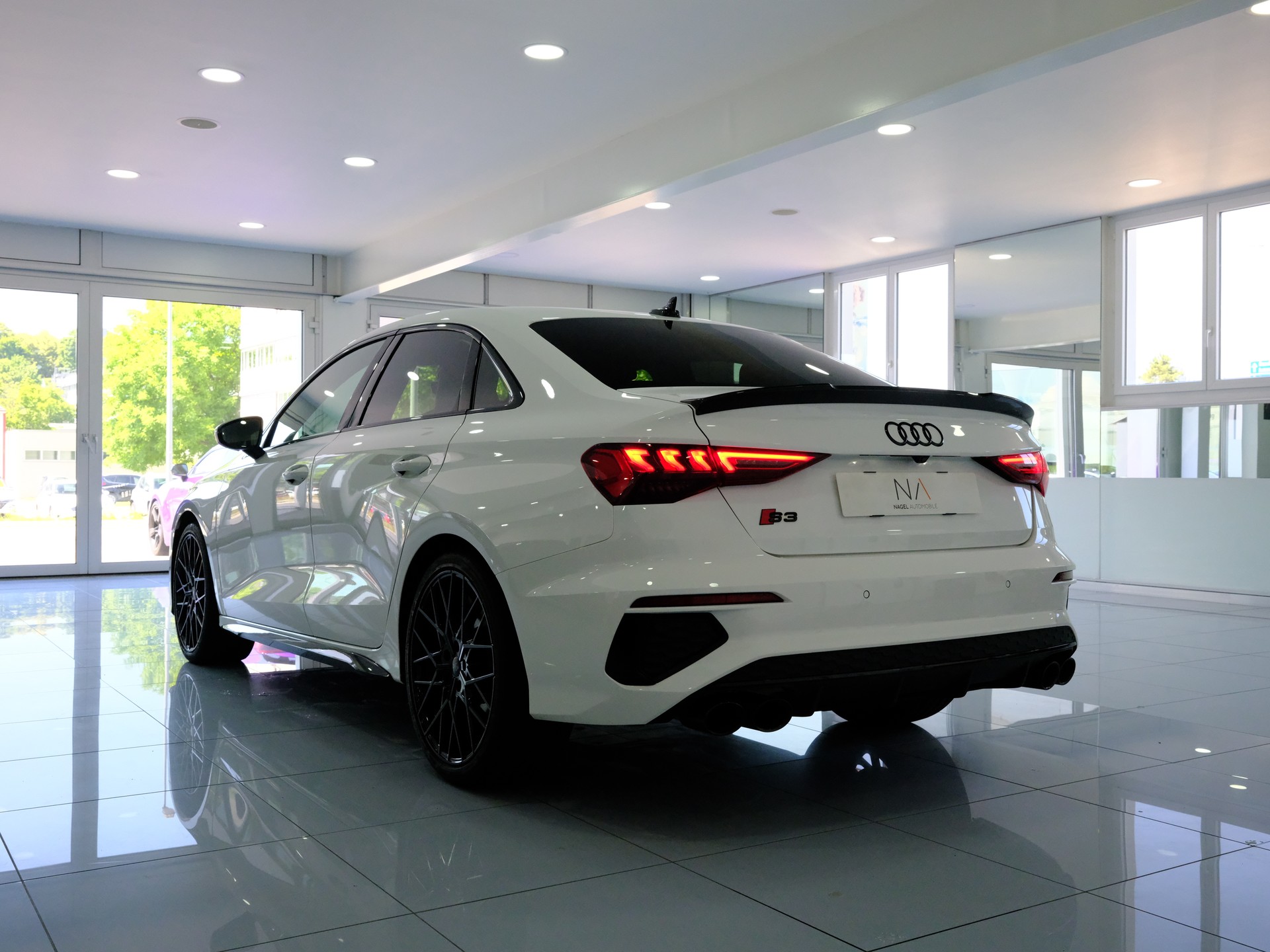 AUDI S3 Limousine 2.0 TFSI quattro S-tronic-image-4