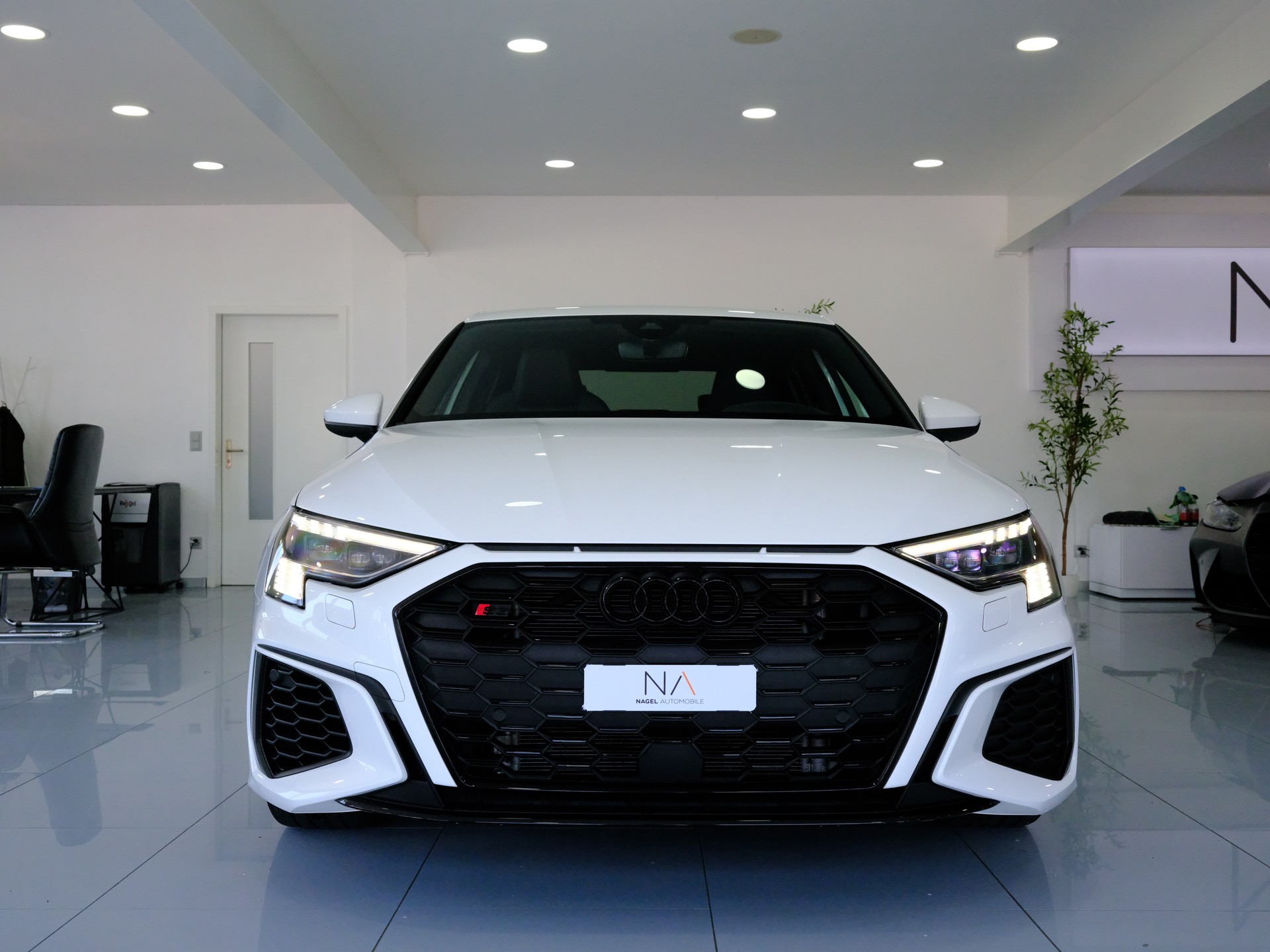 AUDI S3 Limousine 2.0 TFSI quattro S-tronic-image-2
