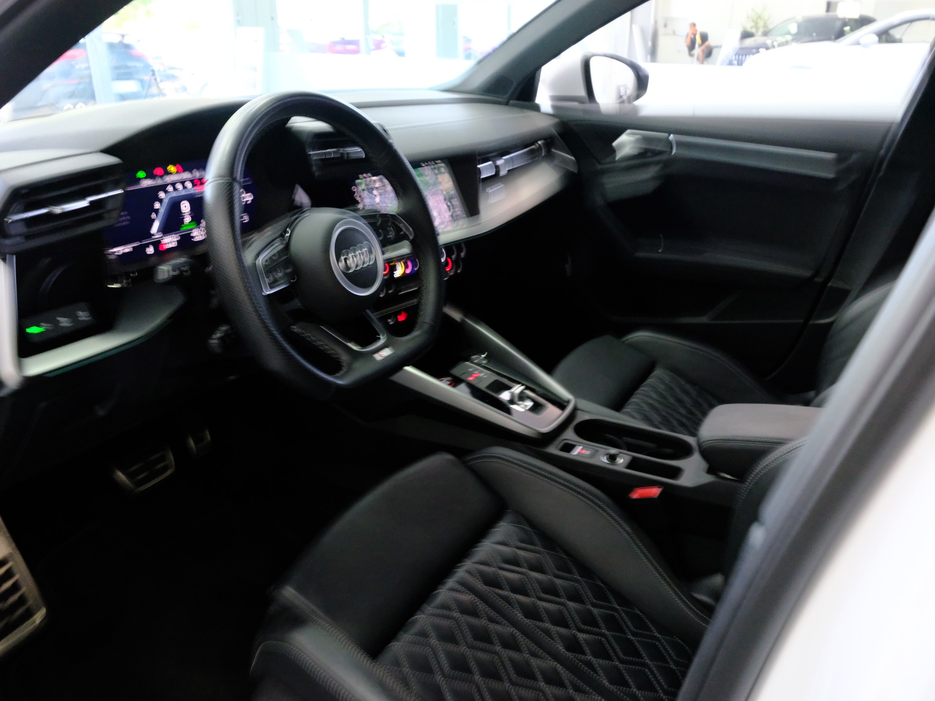 AUDI S3 Limousine 2.0 TFSI quattro S-tronic-image-9