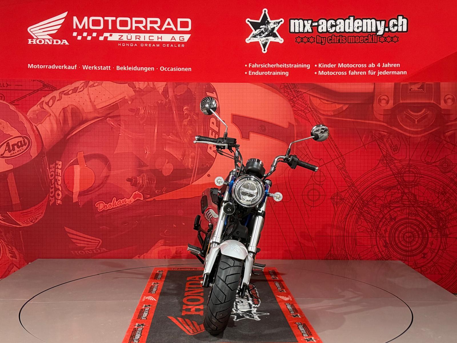 HONDA ***ST 125 Dax***Pearl Glittering Blue***Neufahrzeug-showroom-element-2