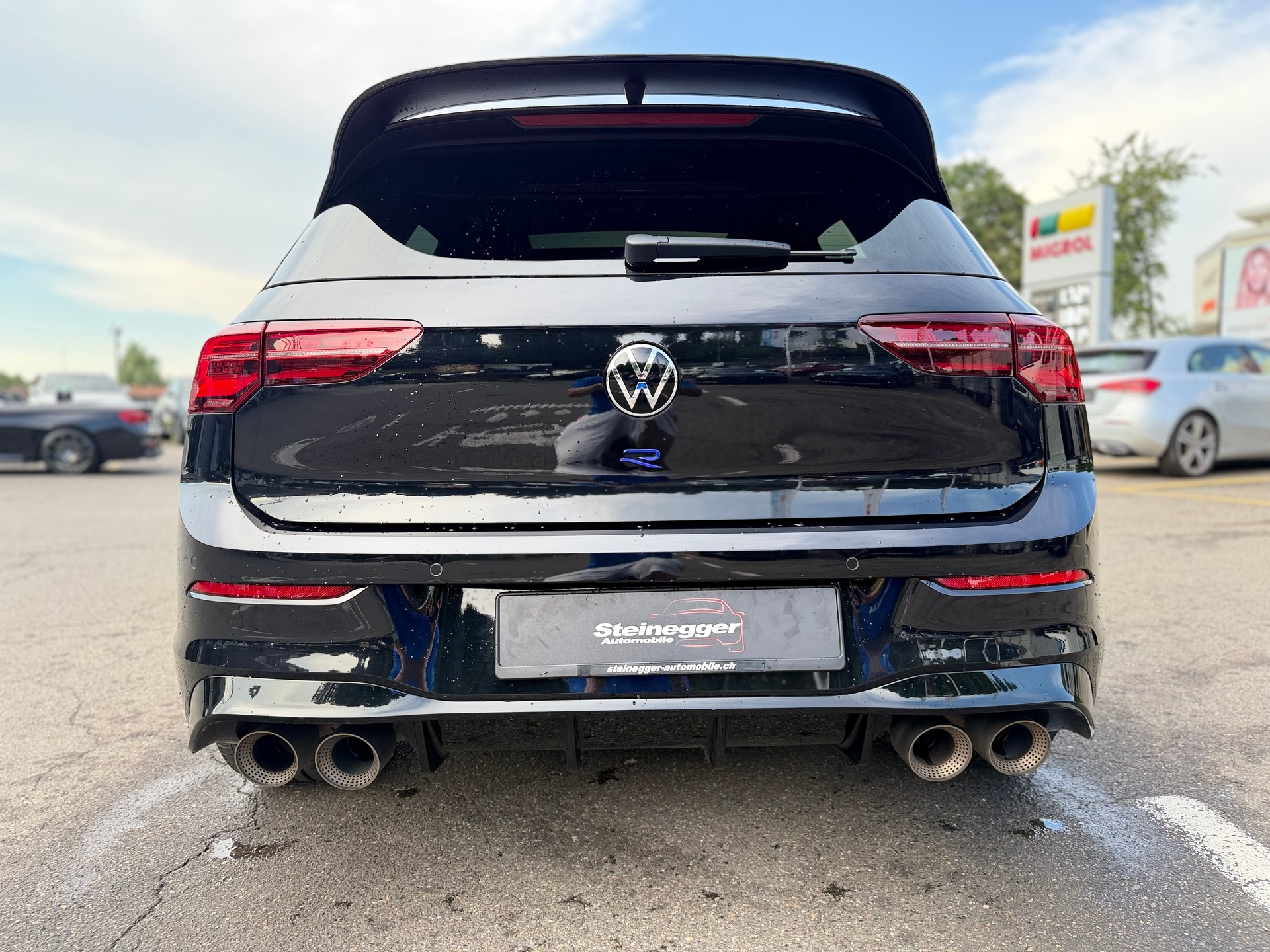 VW Golf 2.0 TSI R DSG 4Motion R 20 Years-image-9