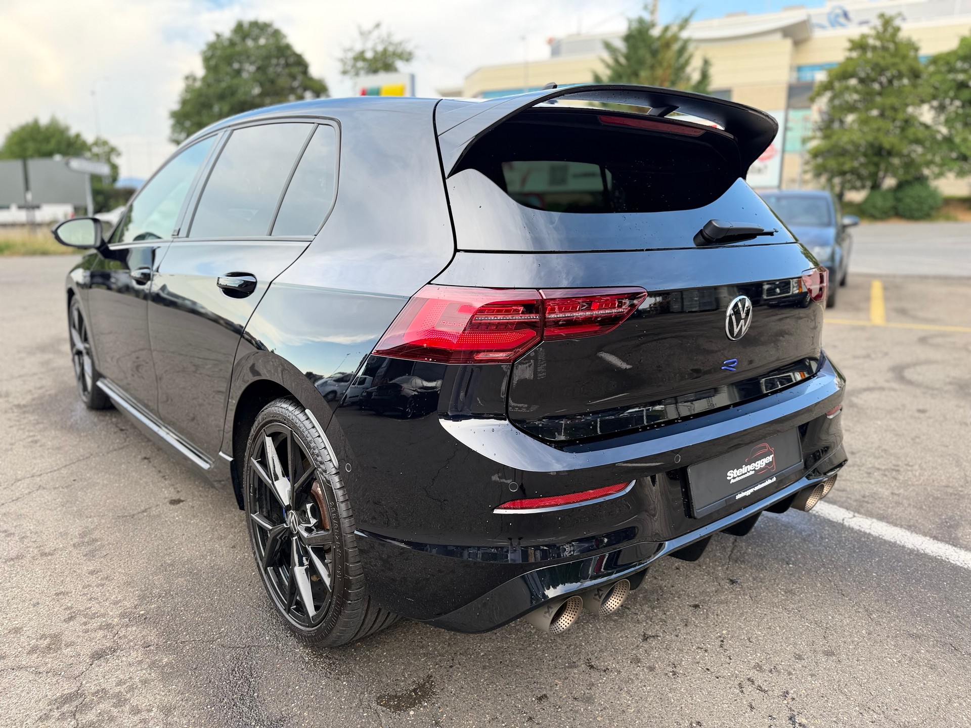 VW Golf 2.0 TSI R DSG 4Motion R 20 Years-image-7