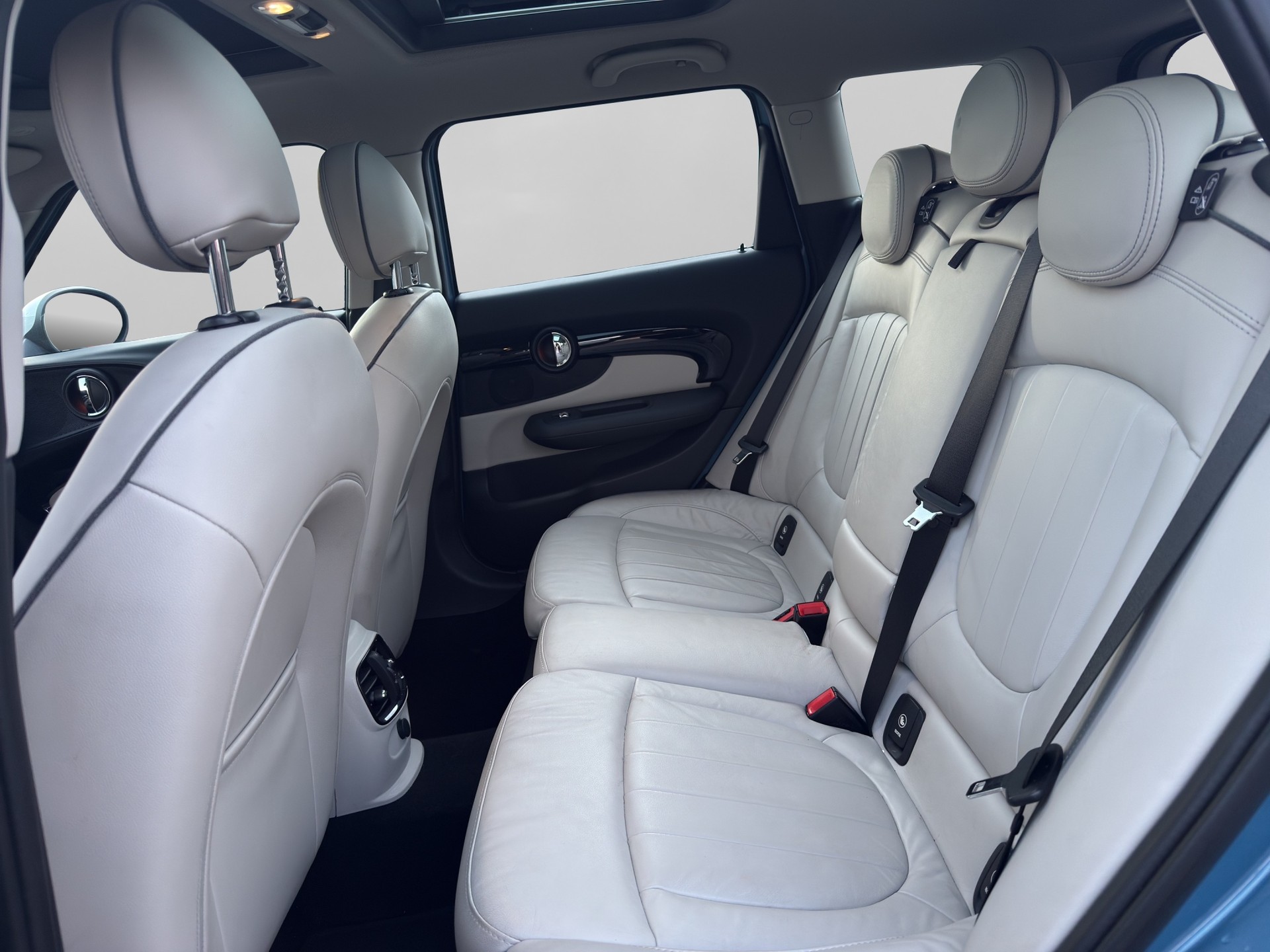 MINI Clubman Cooper S ALL4 Steptronic-image-11