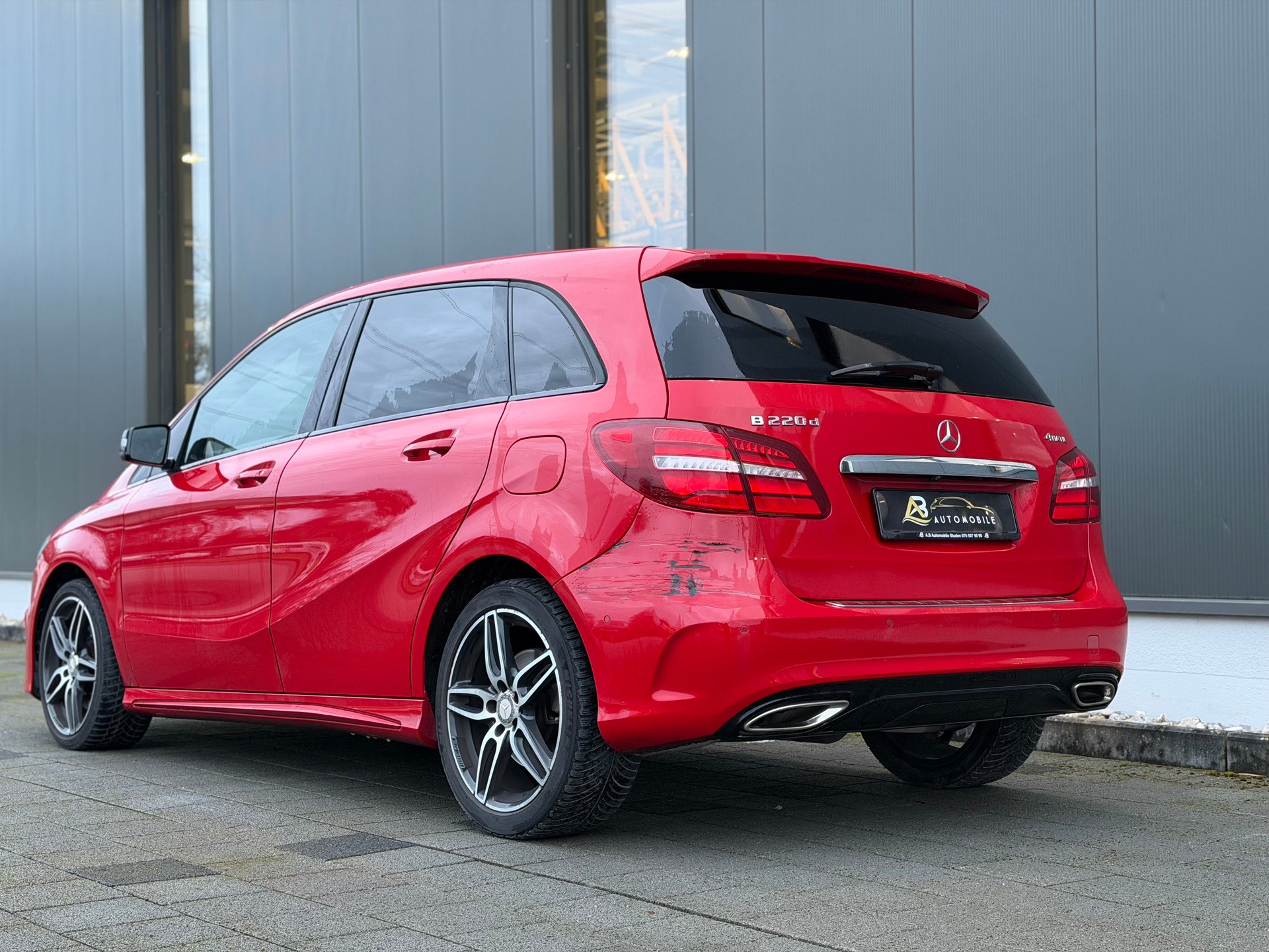 MERCEDES-BENZ B 220 CDI AMG Line 4Matic 7G-DCT-image-4