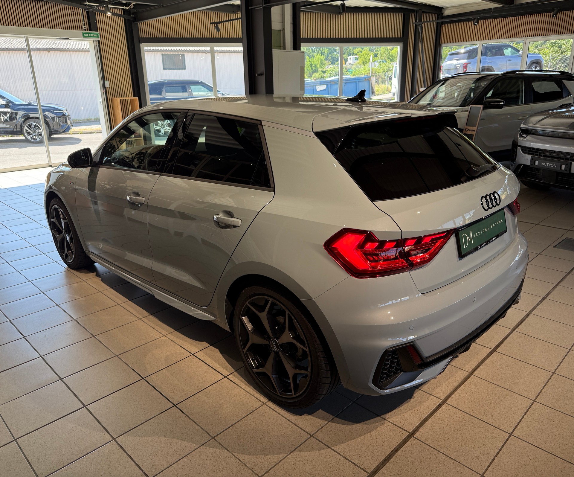AUDI A1 Sportback 35 TFSI S Line S-tronic-image-8