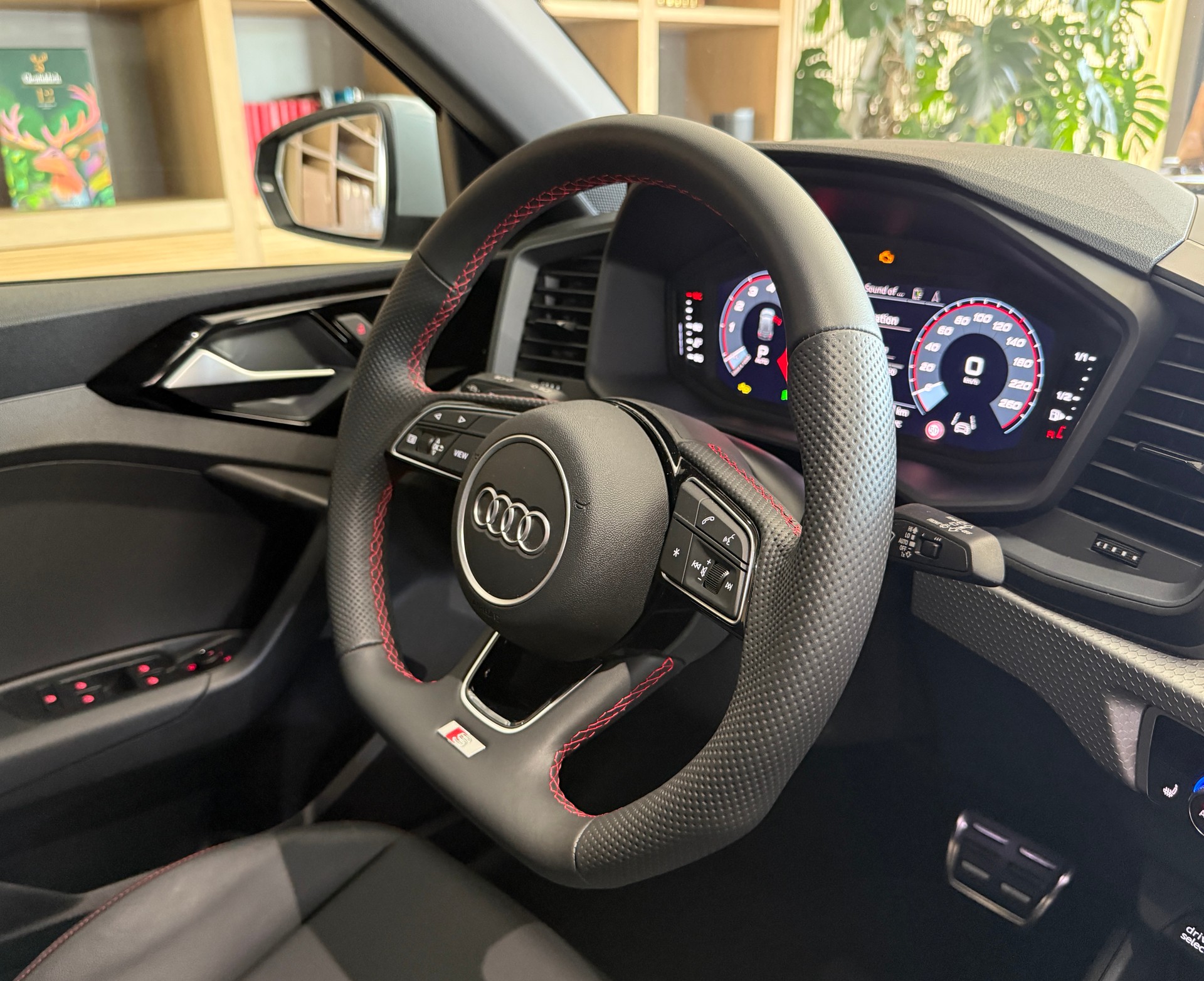 AUDI A1 Sportback 35 TFSI S Line S-tronic-image-17