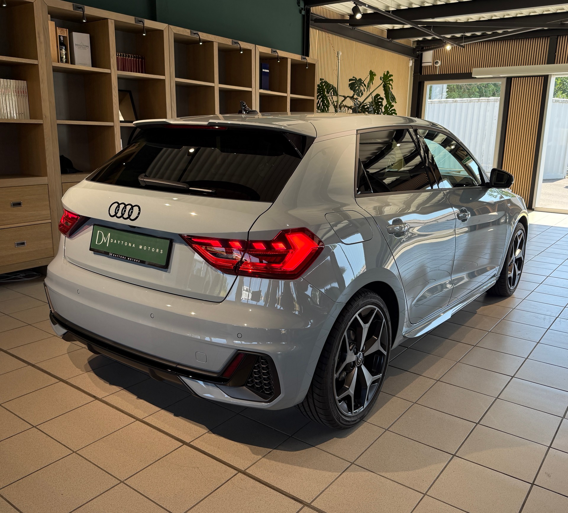 AUDI A1 Sportback 35 TFSI S Line S-tronic-image-5