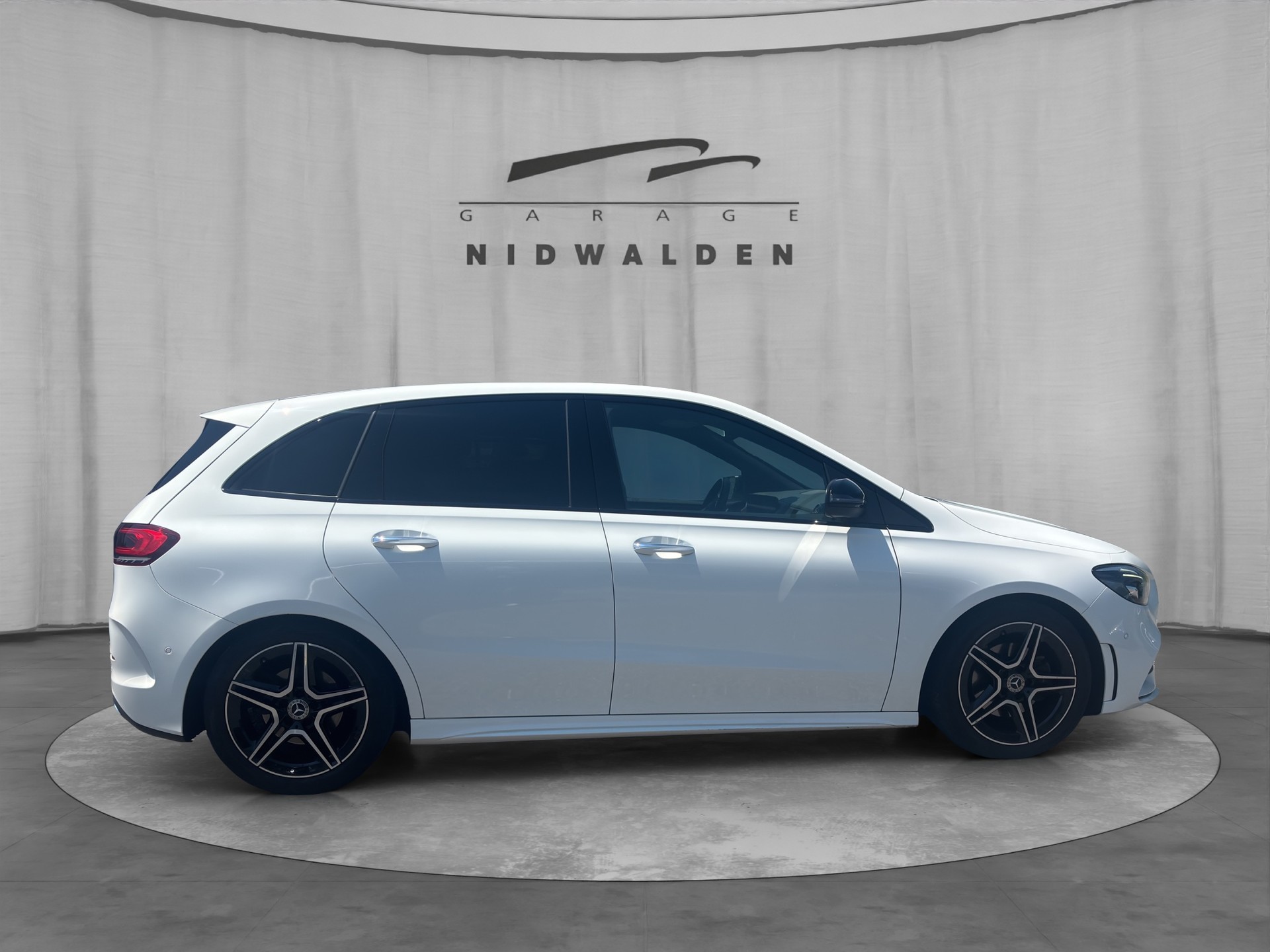 MERCEDES-BENZ B 200 AMG Line 7G-DCT-image-6
