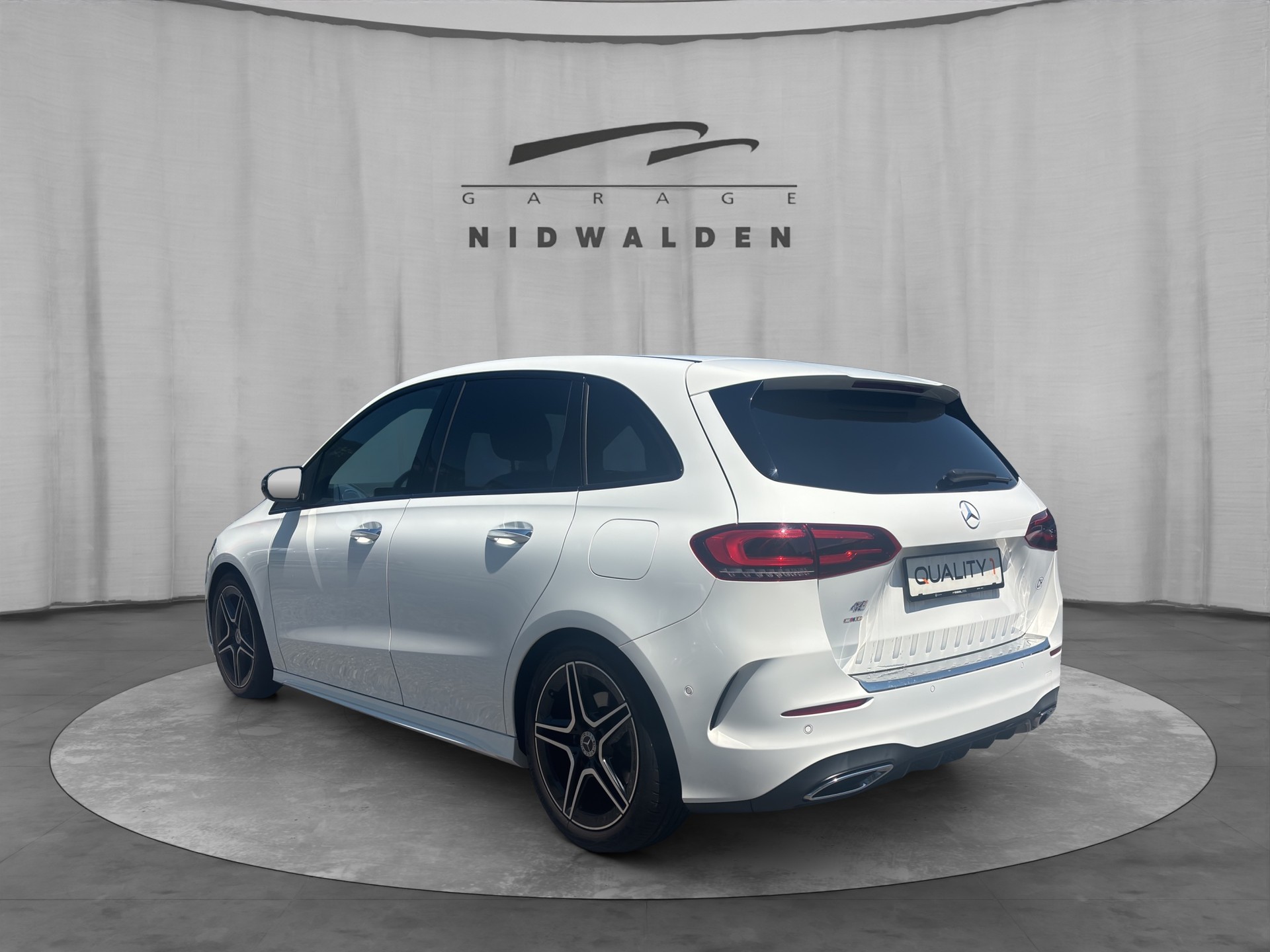 MERCEDES-BENZ B 200 AMG Line 7G-DCT-image-3