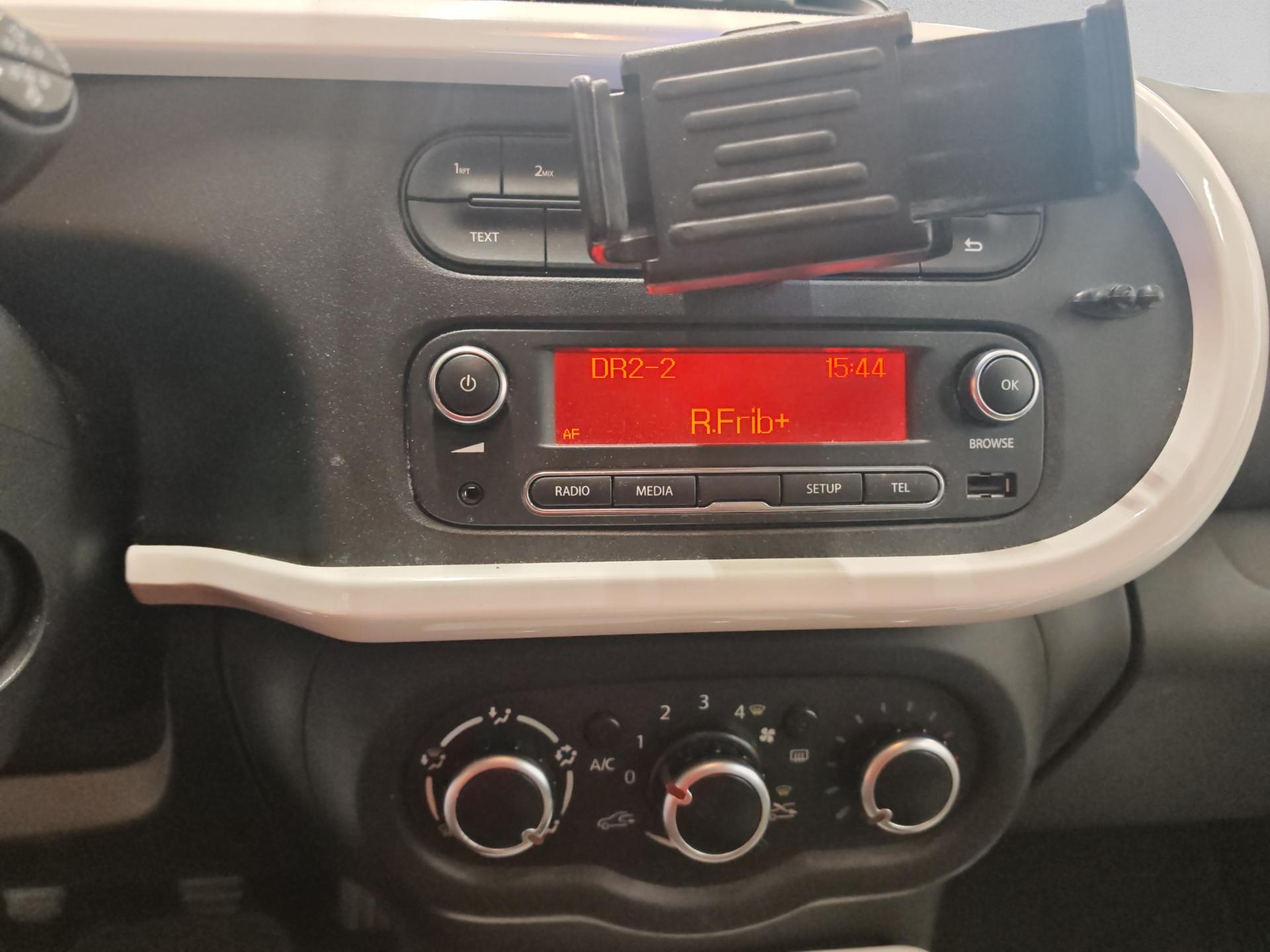 RENAULT Twingo 0.9 Intens-image-12