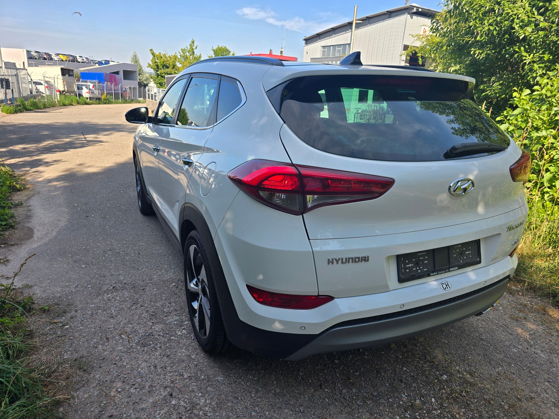 HYUNDAI Tucson 2.0 CRDI Plena 4WD Automatic-image-4