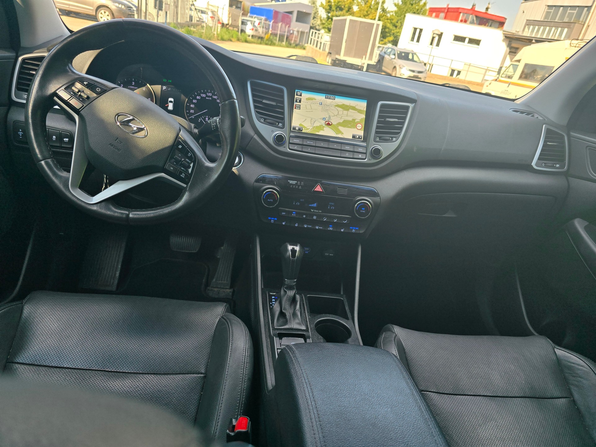 HYUNDAI Tucson 2.0 CRDI Plena 4WD Automatic-image-7