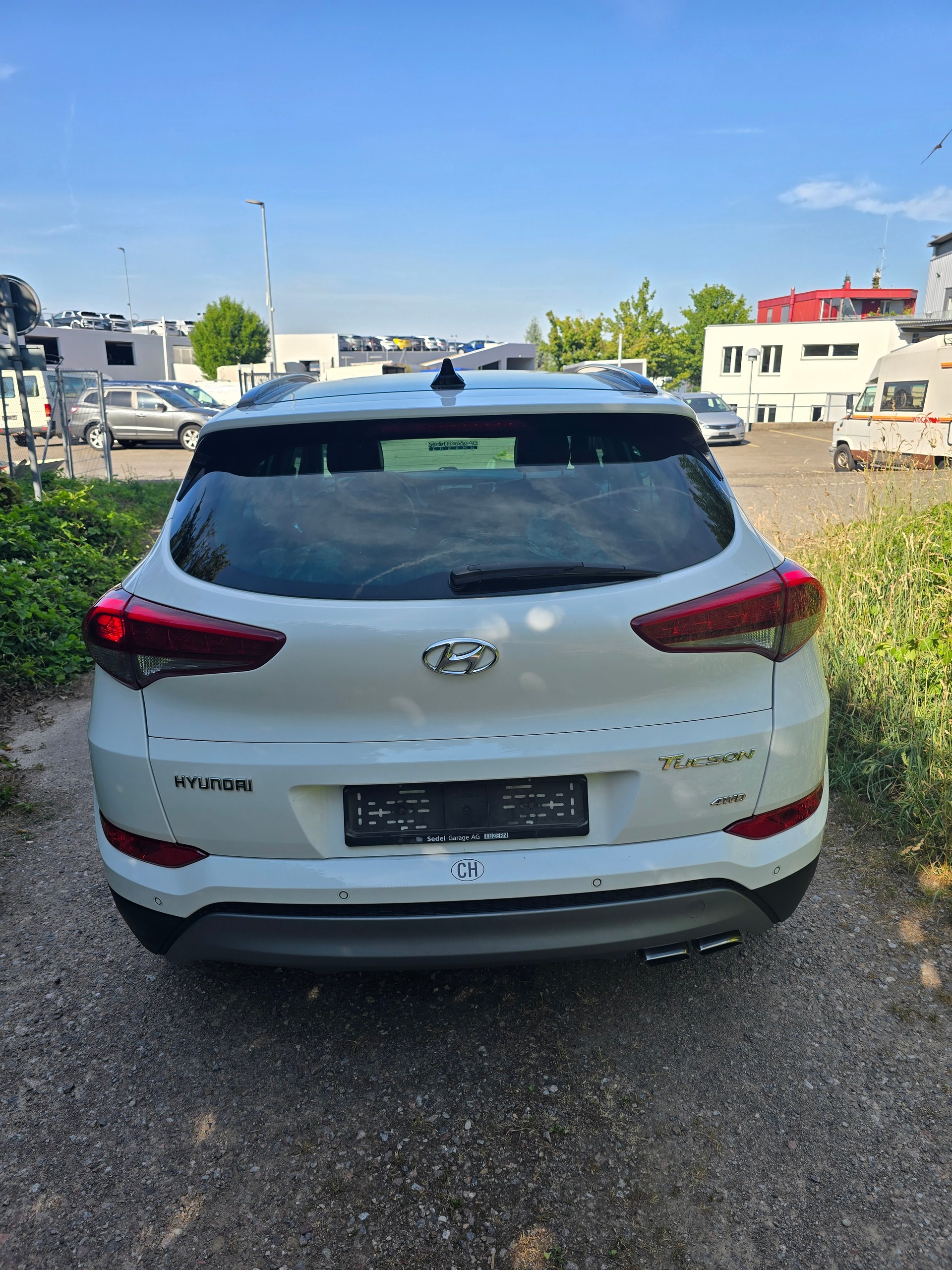 HYUNDAI Tucson 2.0 CRDI Plena 4WD Automatic-image-3