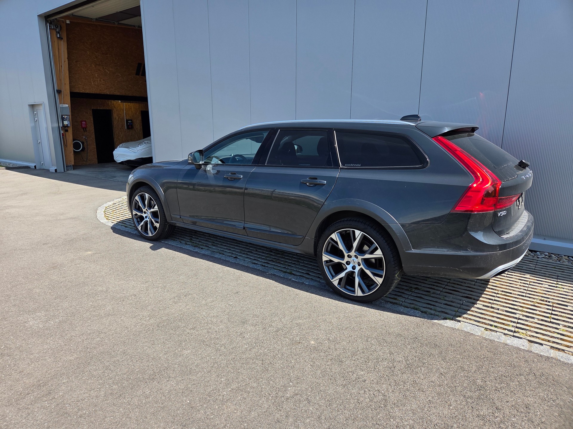 VOLVO 2.0 T5 Pro AWD Cross Country-image-0