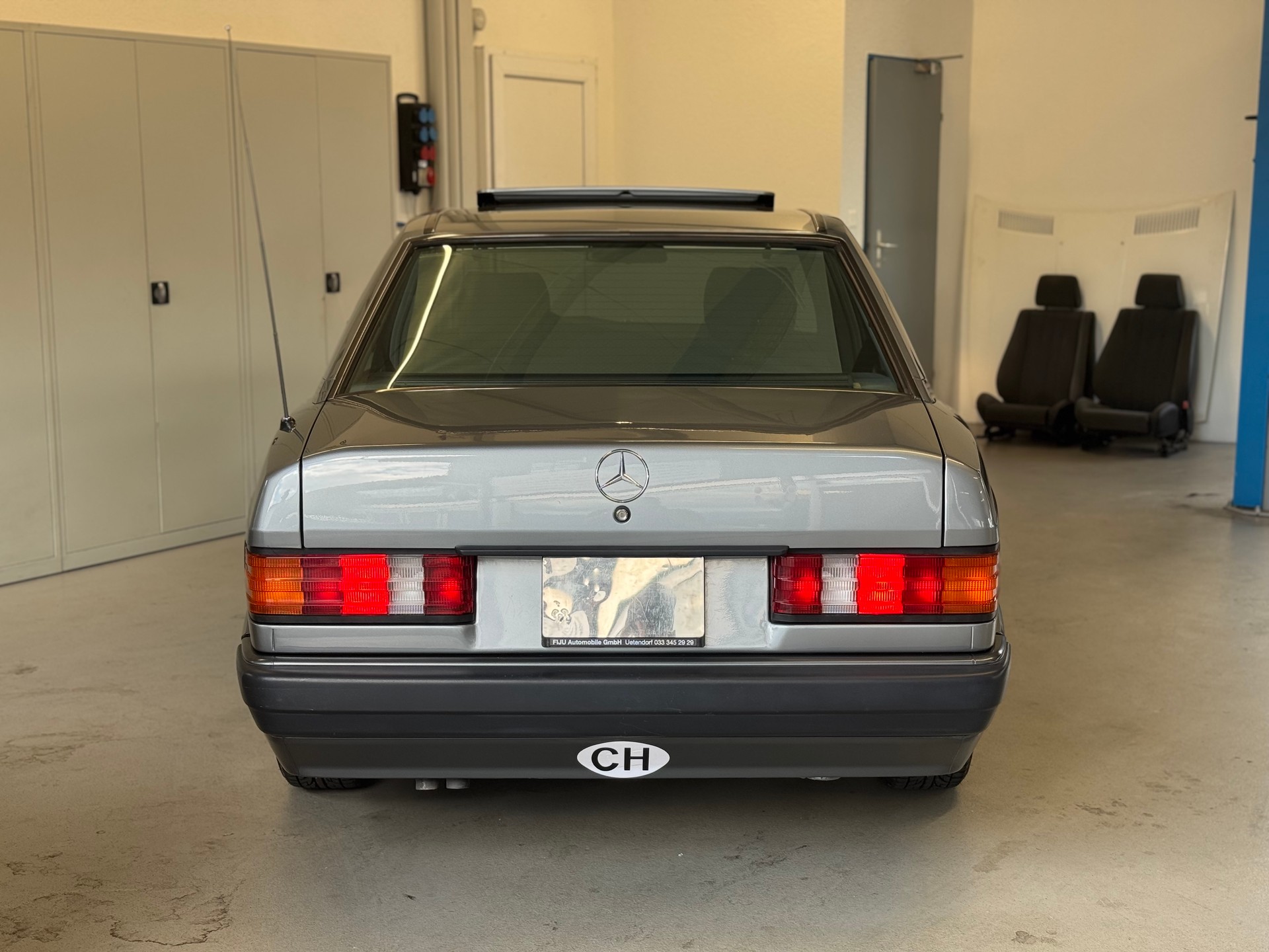 MERCEDES-BENZ 190 E 2.3-image-4