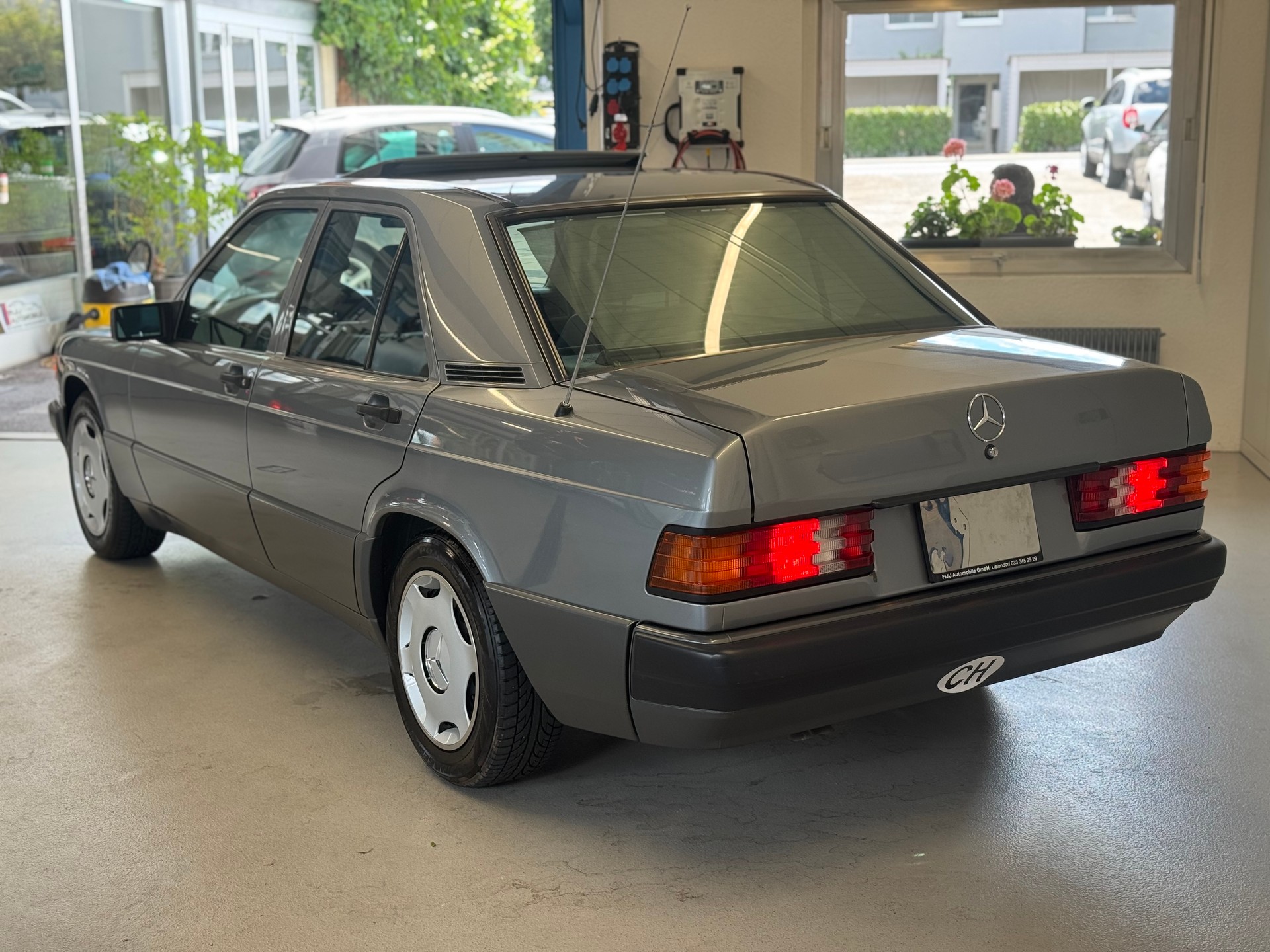 MERCEDES-BENZ 190 E 2.3-image-5