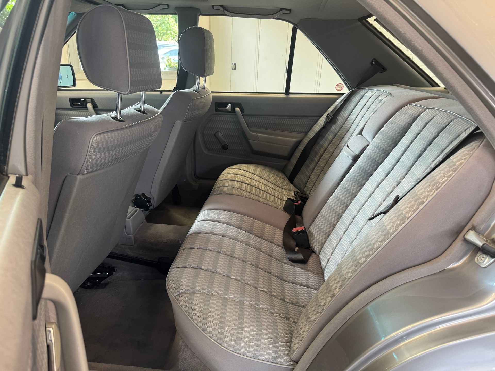 MERCEDES-BENZ 190 E 2.3-image-12