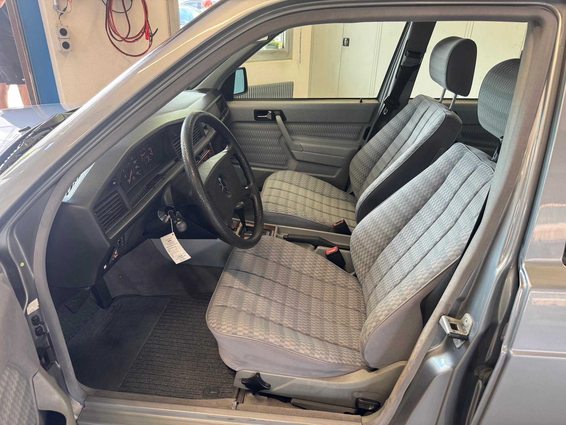 MERCEDES-BENZ 190 E 2.3-image-7