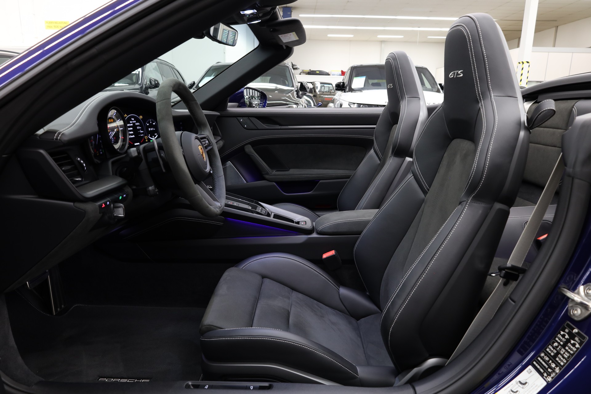 PORSCHE 911 Cabriolet 3.0 Carrera 4 GTS PDK-image-22