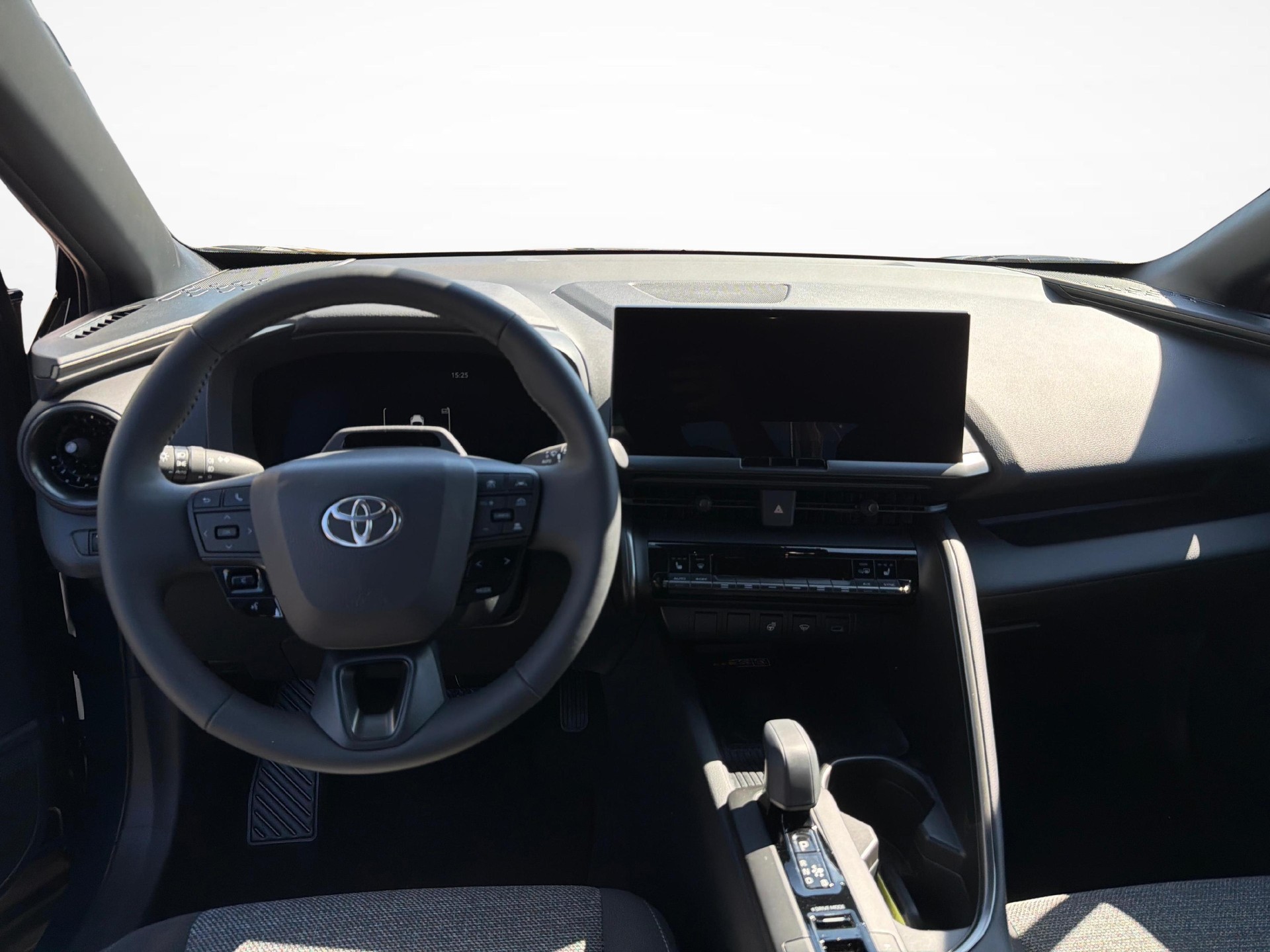 TOYOTA C-HR 2.0 HEV Swiss Edition 4x4-image-11