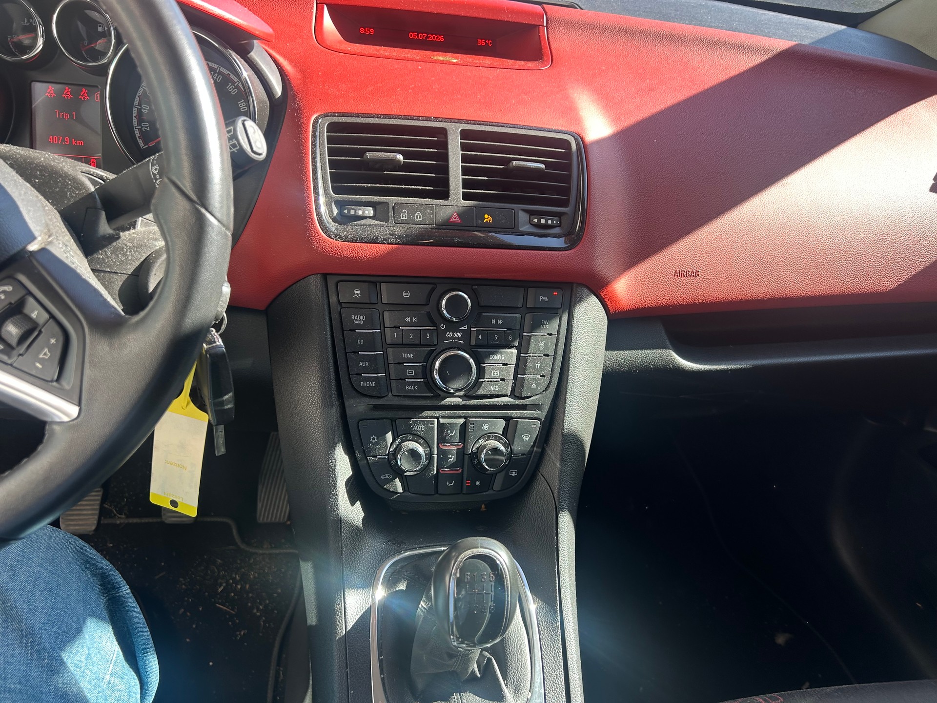 OPEL Meriva 1.4 Turbo Cosmo-image-9
