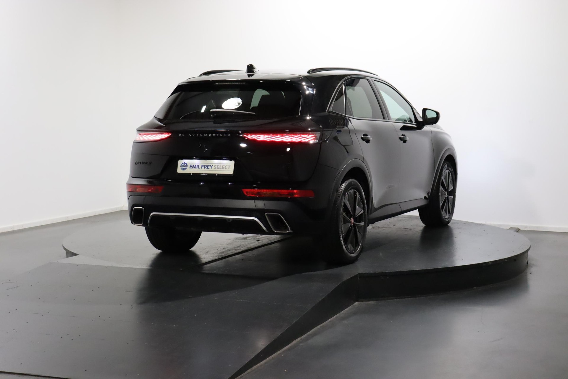 DS AUTOMOBILES 7 1.6 E-Tense Ligne Noire 4x4-showroom-element-2