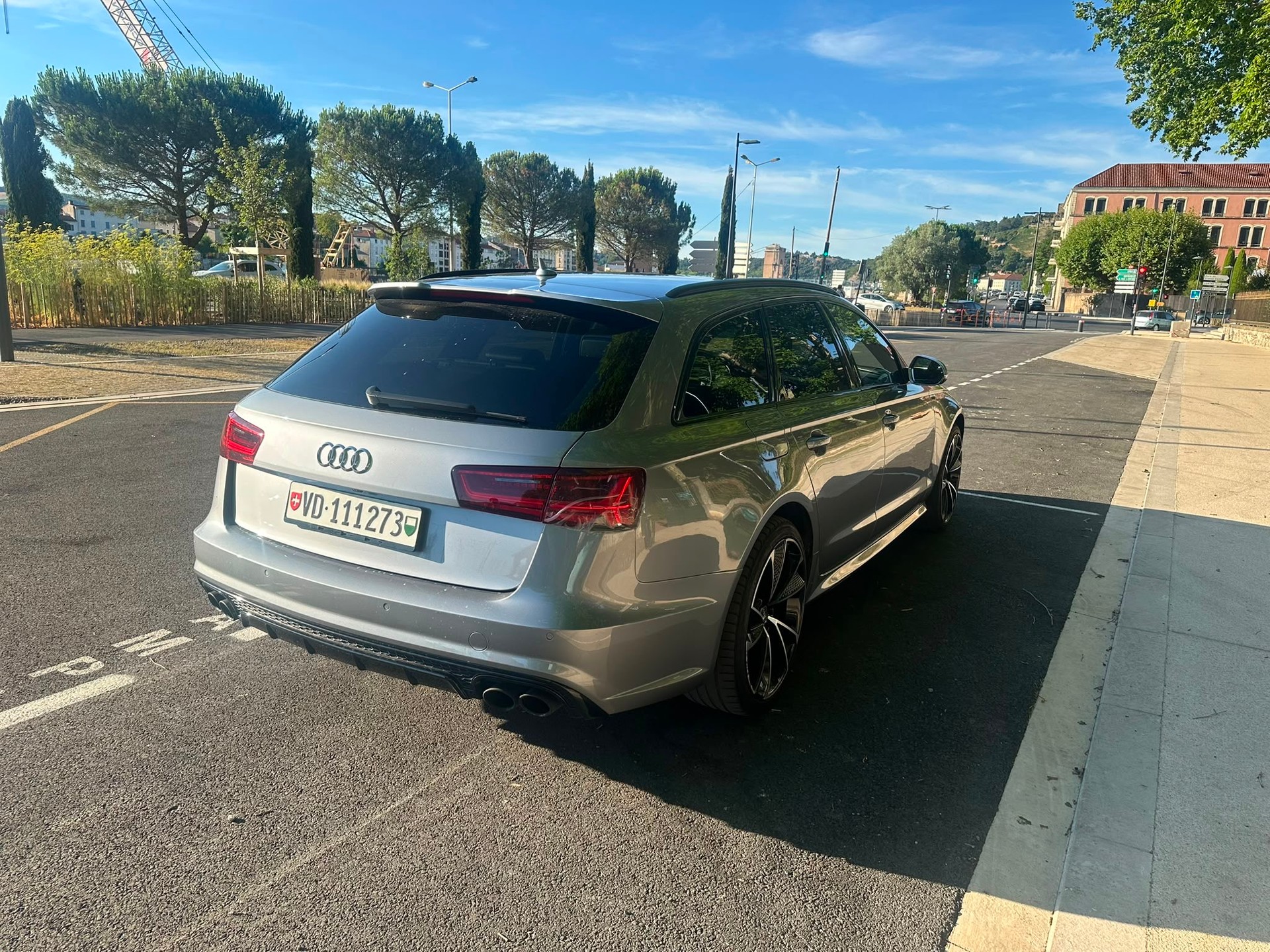 AUDI 4.0 V8 TFSI quattro S-Tronic-image-1