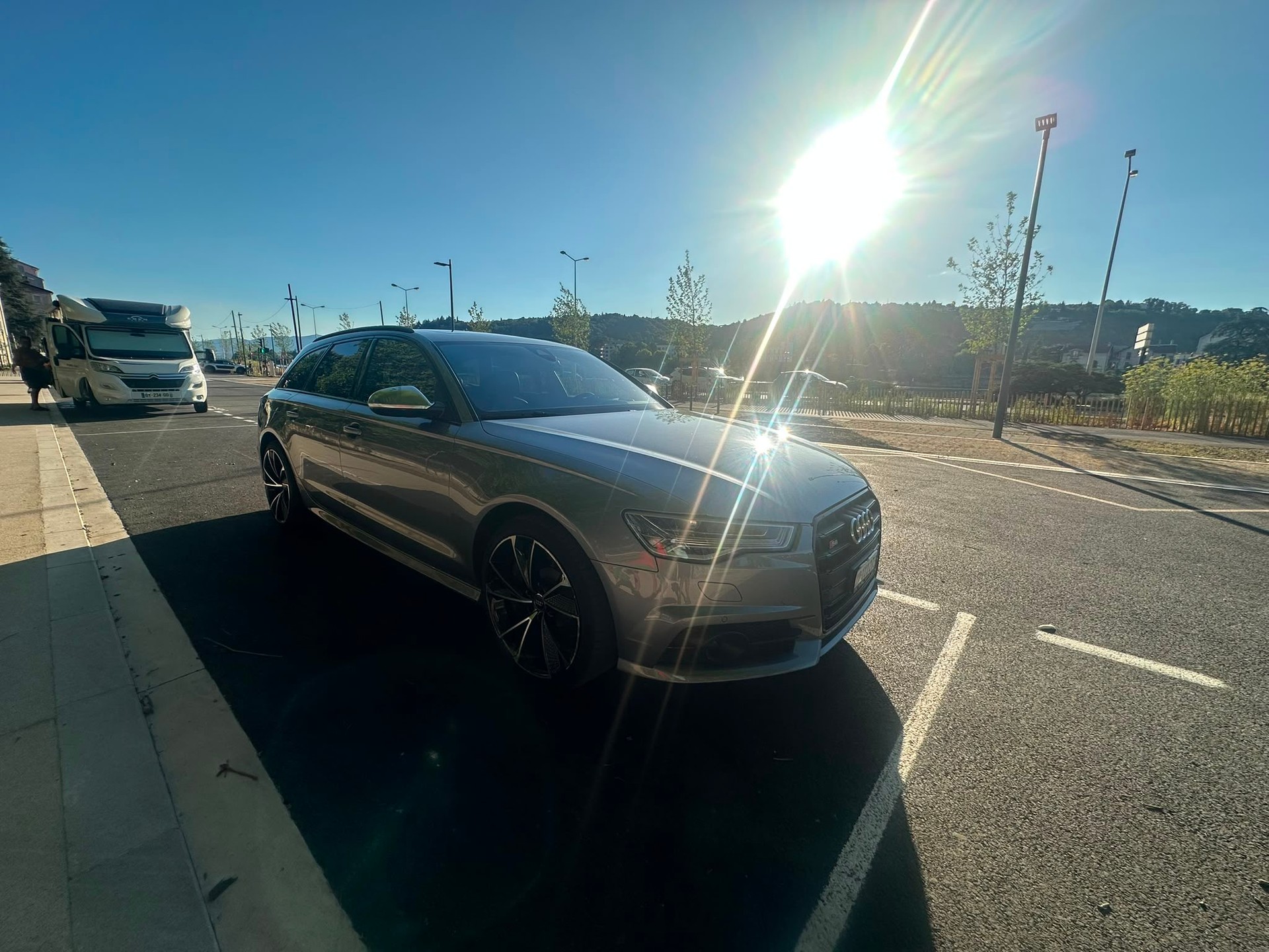 AUDI 4.0 V8 TFSI quattro S-Tronic-image-3