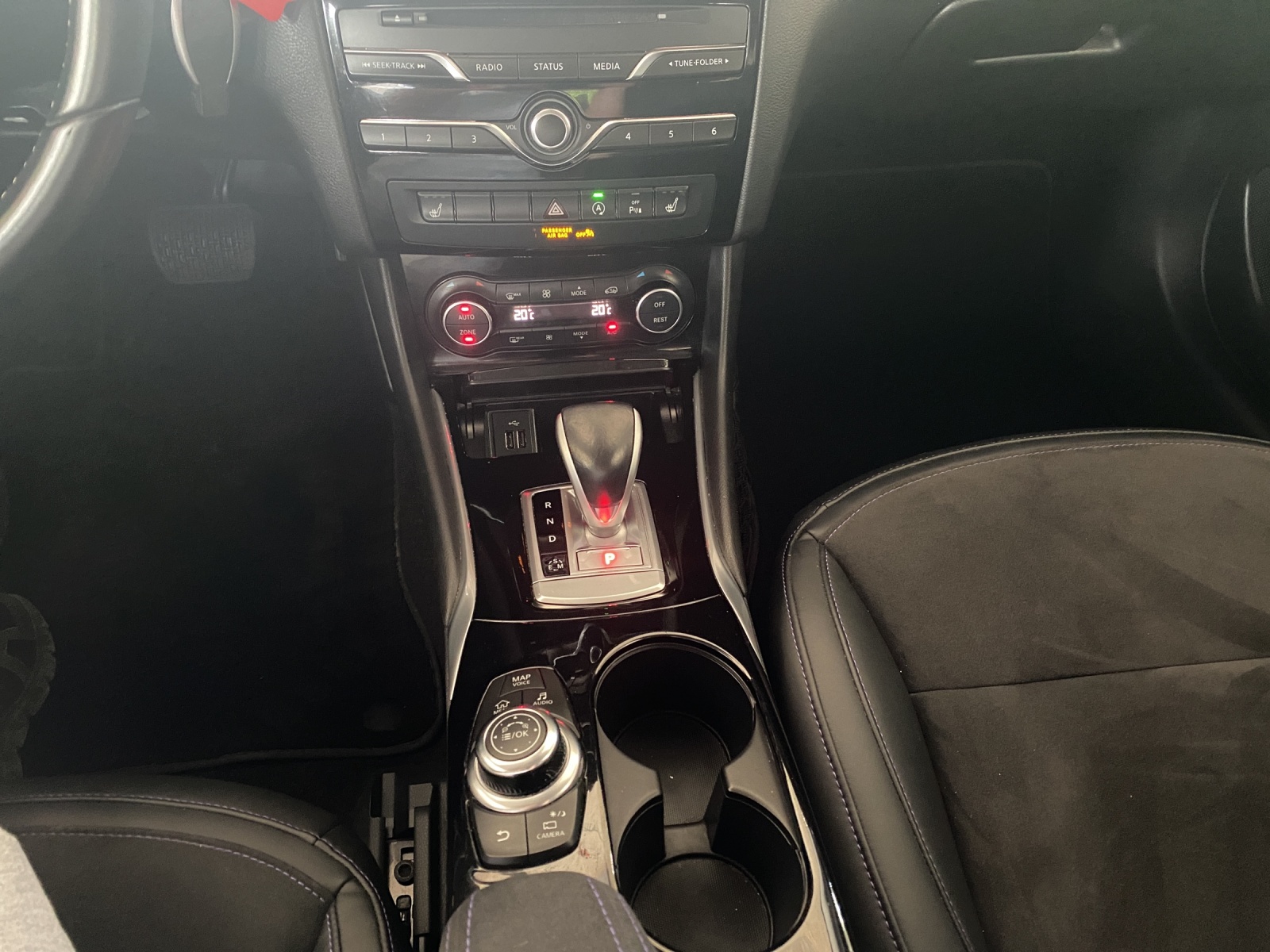 INFINITI Q30 2.2d Luxe AWD DCT-image-14
