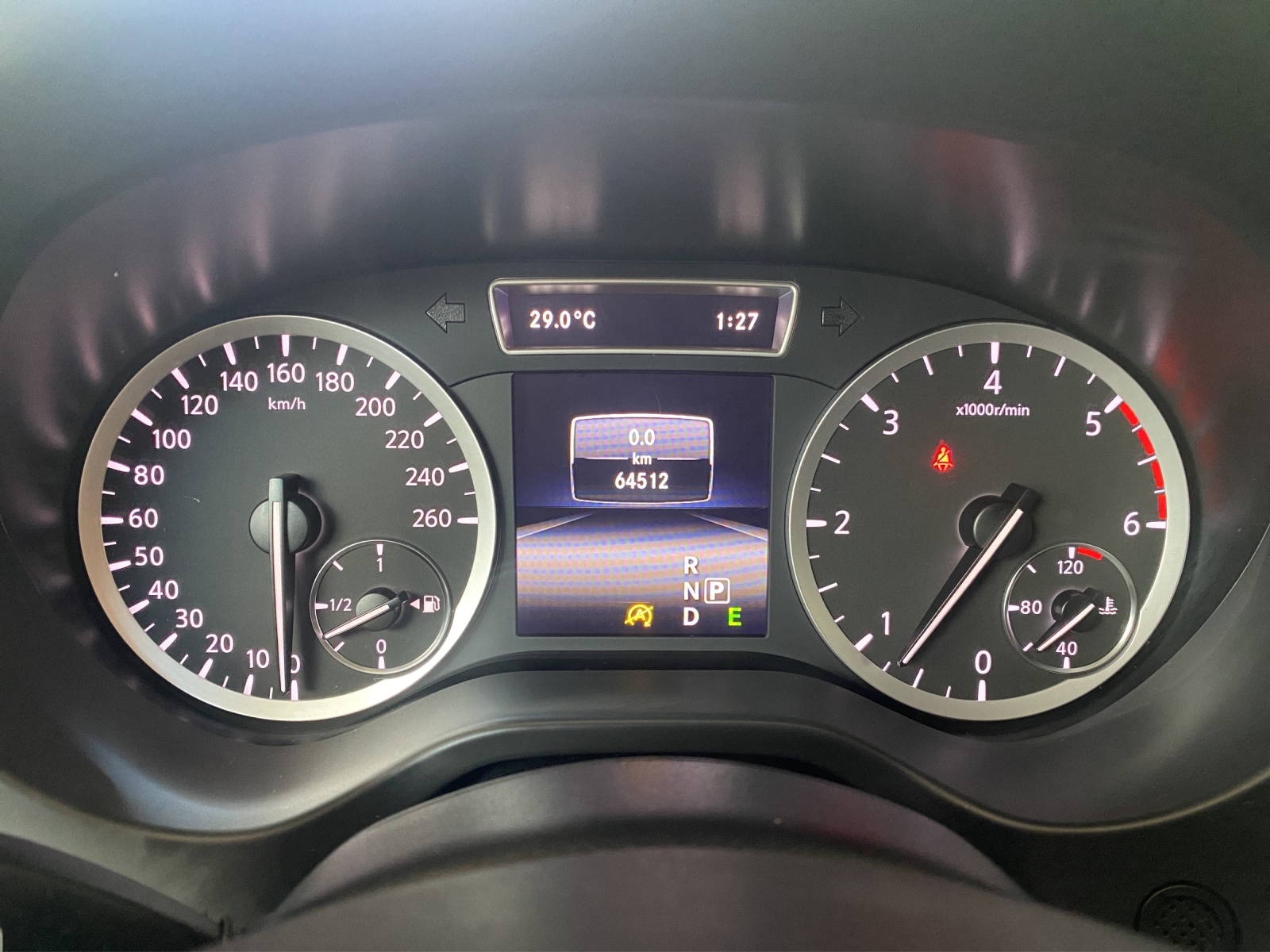 INFINITI Q30 2.2d Luxe AWD DCT-image-10