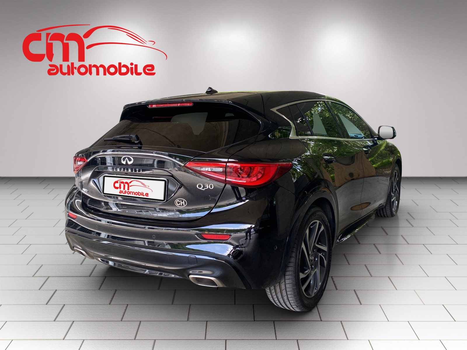 INFINITI Q30 2.2d Luxe AWD DCT-showroom-element-2