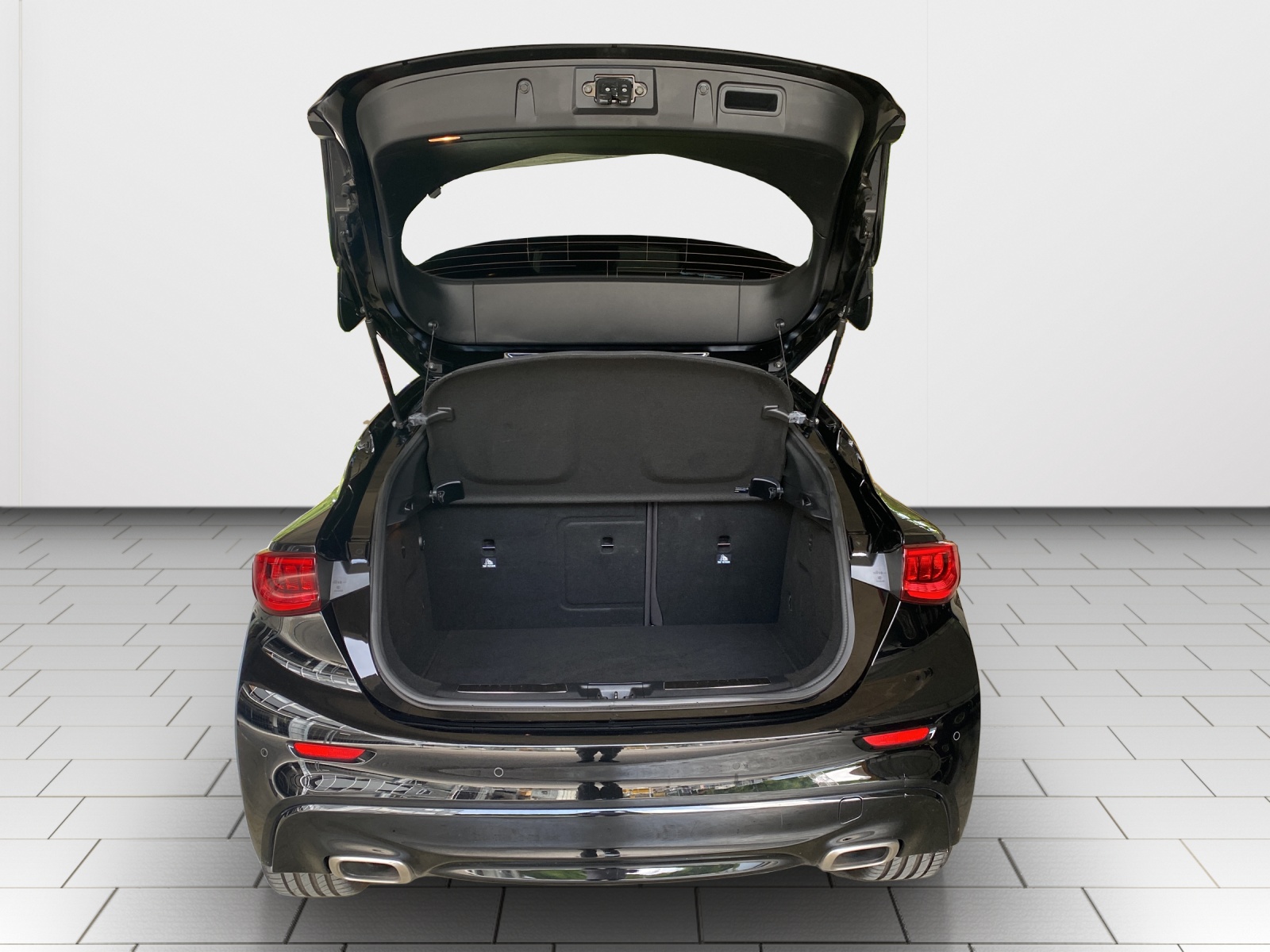 INFINITI Q30 2.2d Luxe AWD DCT-image-18