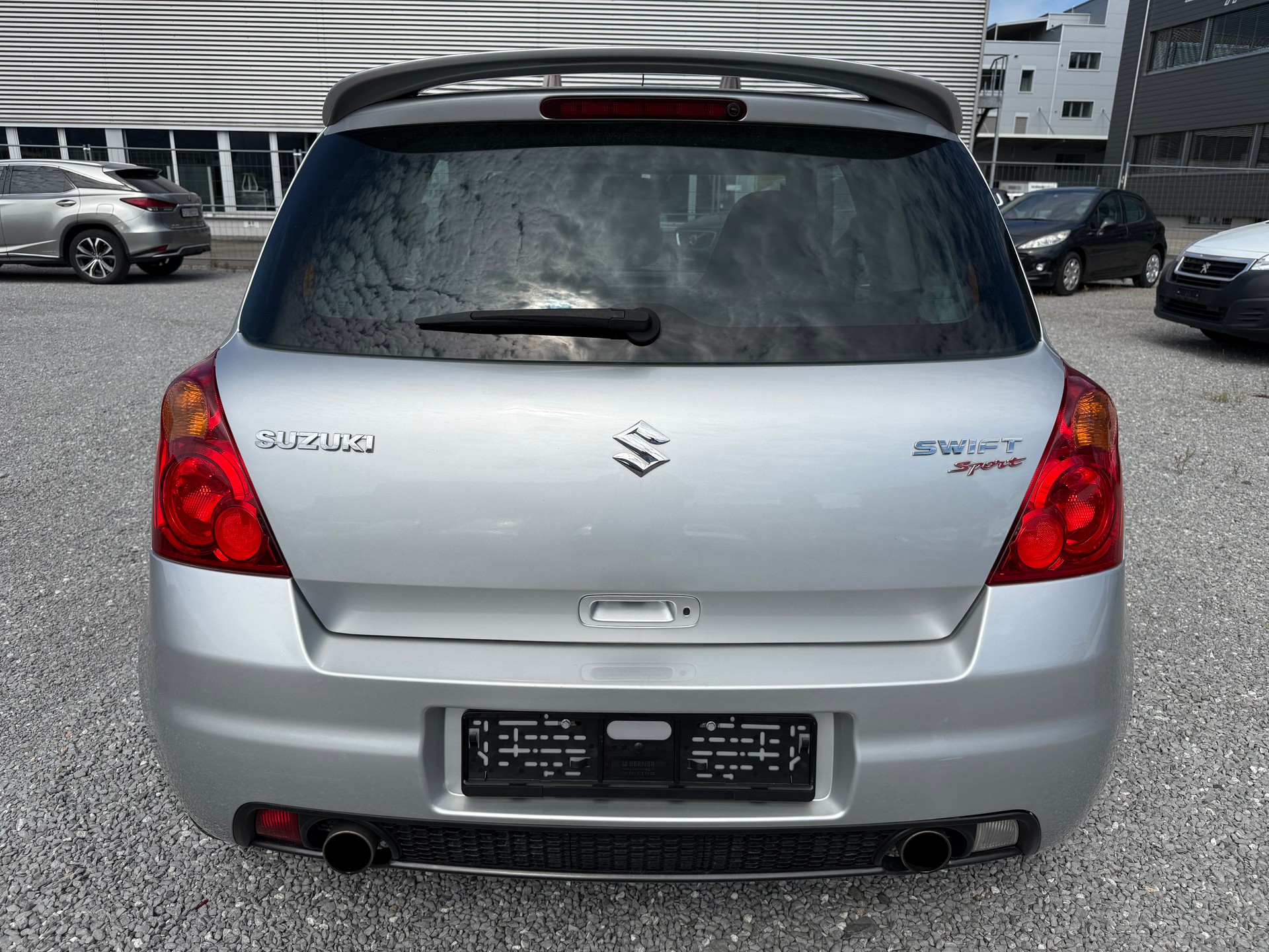 SUZUKI Swift 1.6i 16V Sport-image-3