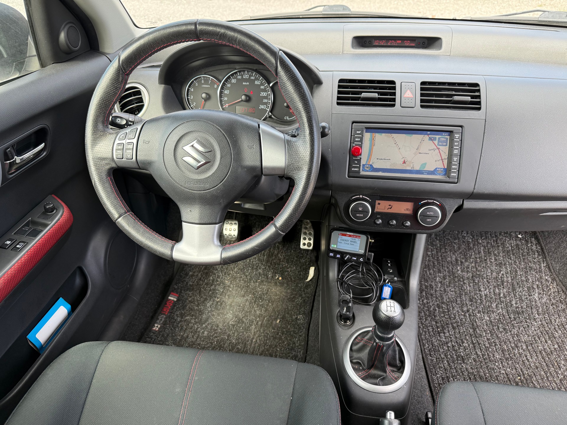SUZUKI Swift 1.6i 16V Sport-image-8