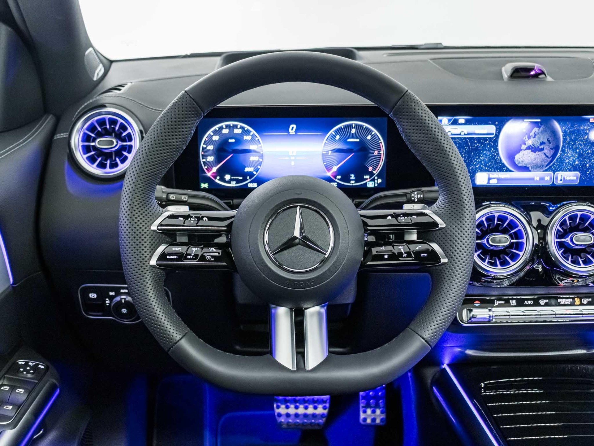 MERCEDES-BENZ GLA 220 d 4MATIC "Swiss Star"-image-10