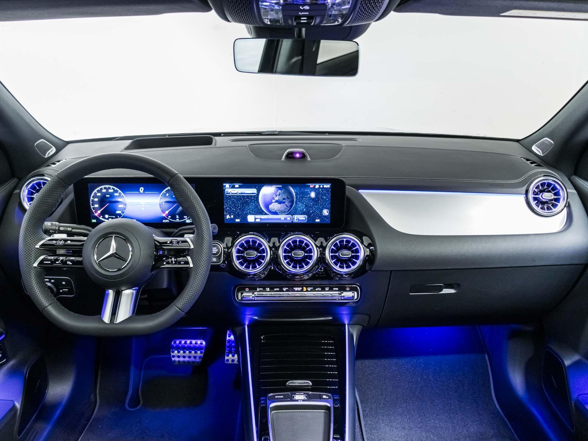 MERCEDES-BENZ GLA 220 d 4MATIC "Swiss Star"-image-11