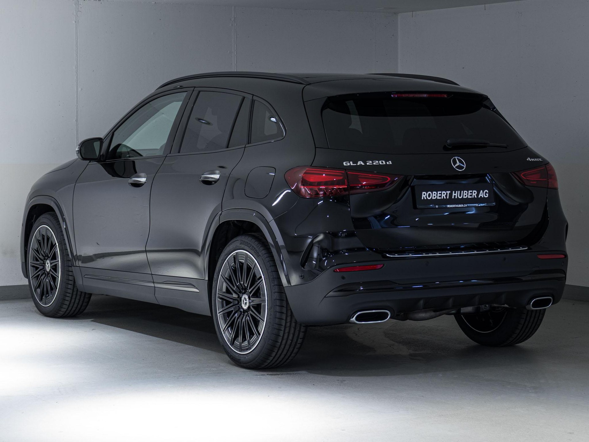 MERCEDES-BENZ GLA 220 d 4MATIC "Swiss Star"-image-3