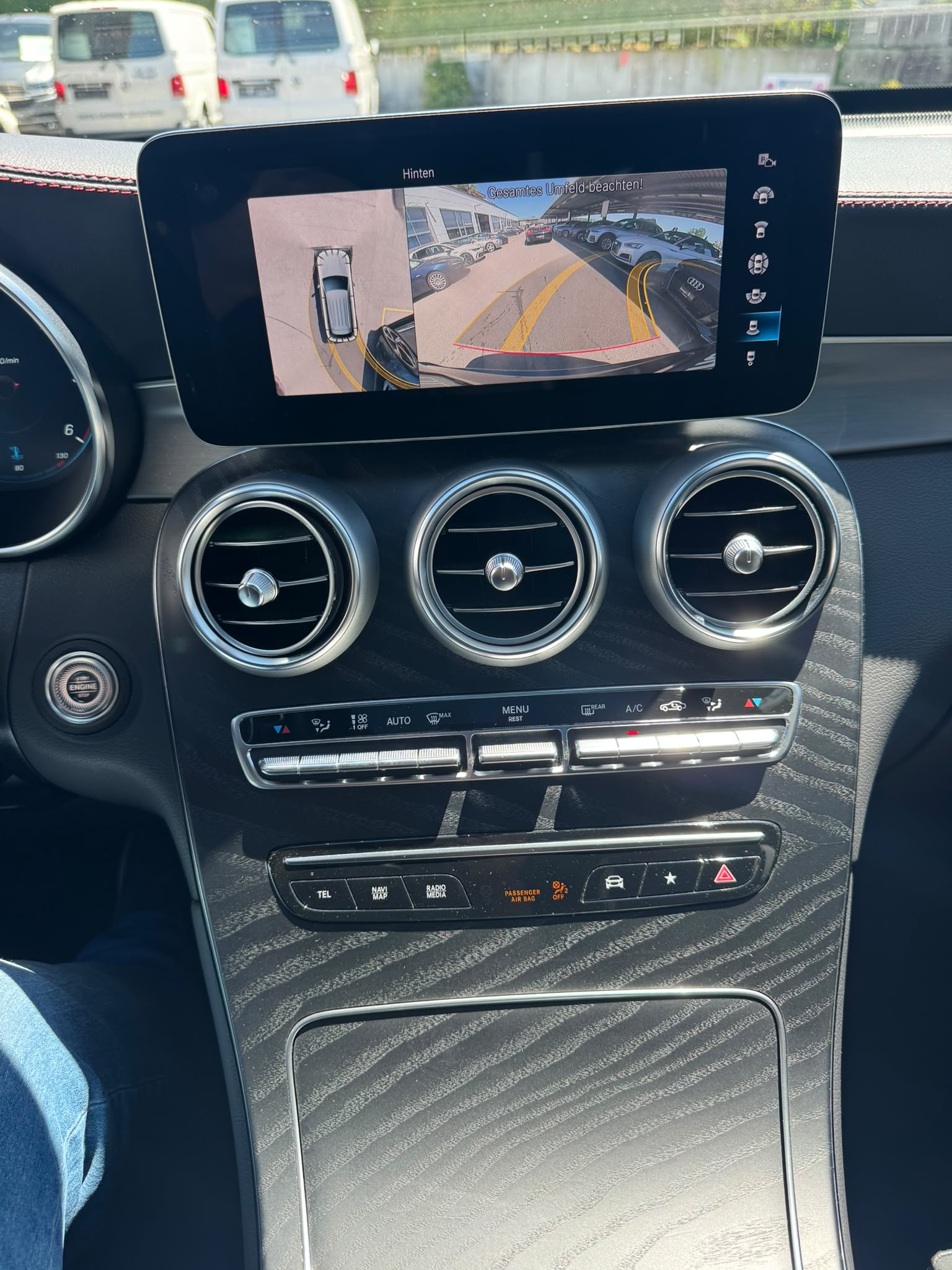 MERCEDES-BENZ GLC 220 d AMG Line 4Matic 9G-Tronic-image-10