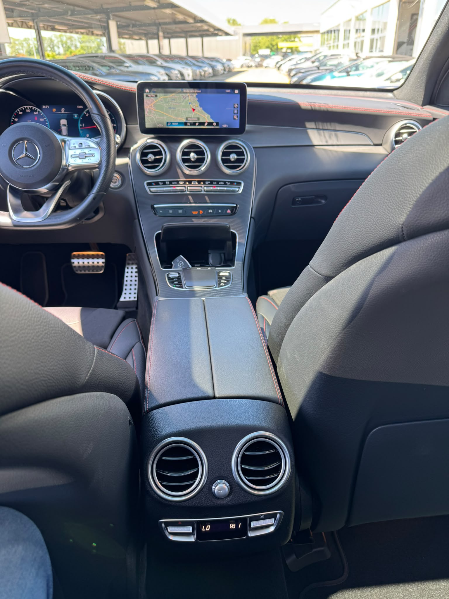 MERCEDES-BENZ GLC 220 d AMG Line 4Matic 9G-Tronic-image-11