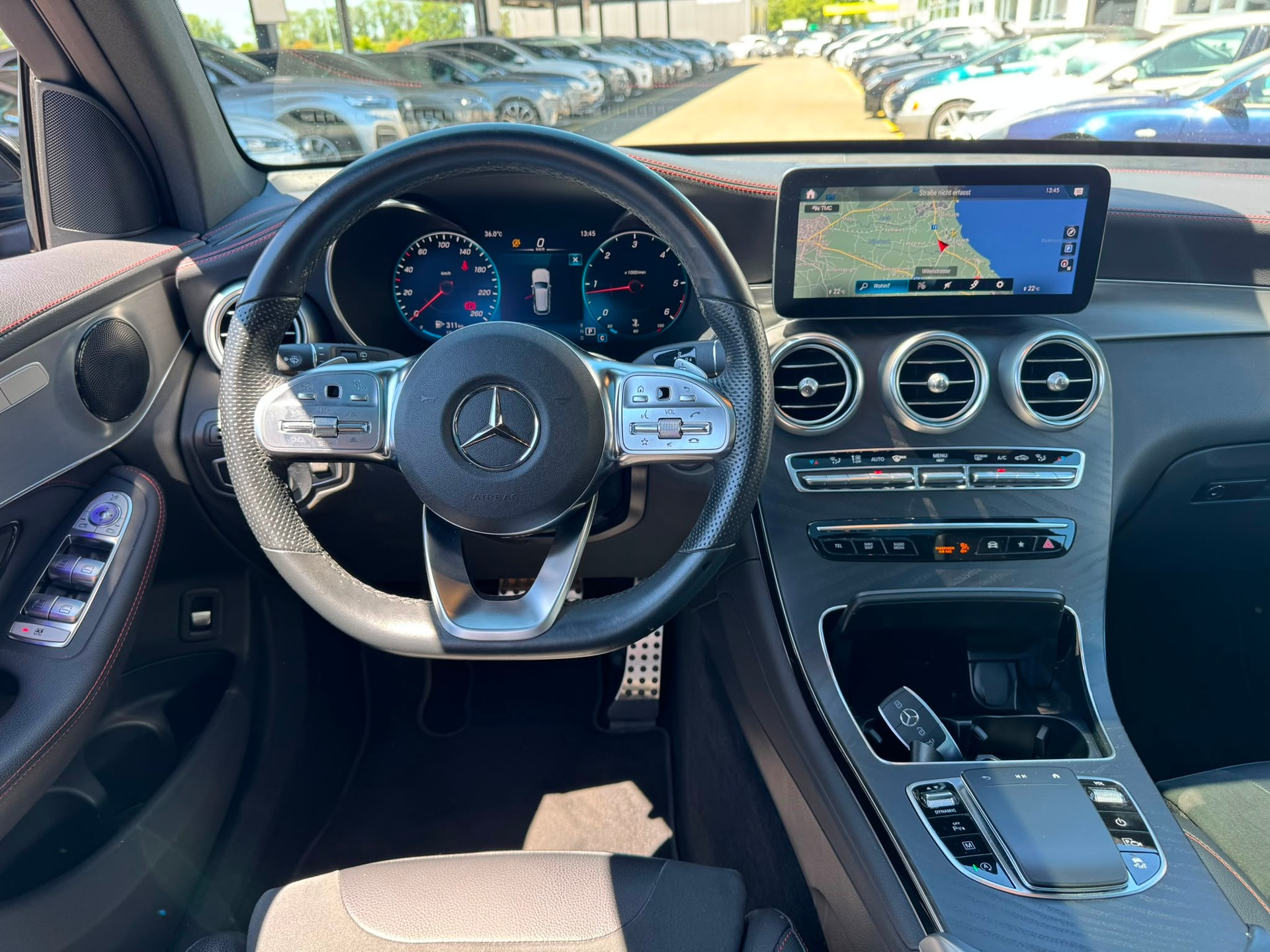 MERCEDES-BENZ GLC 220 d AMG Line 4Matic 9G-Tronic-image-9