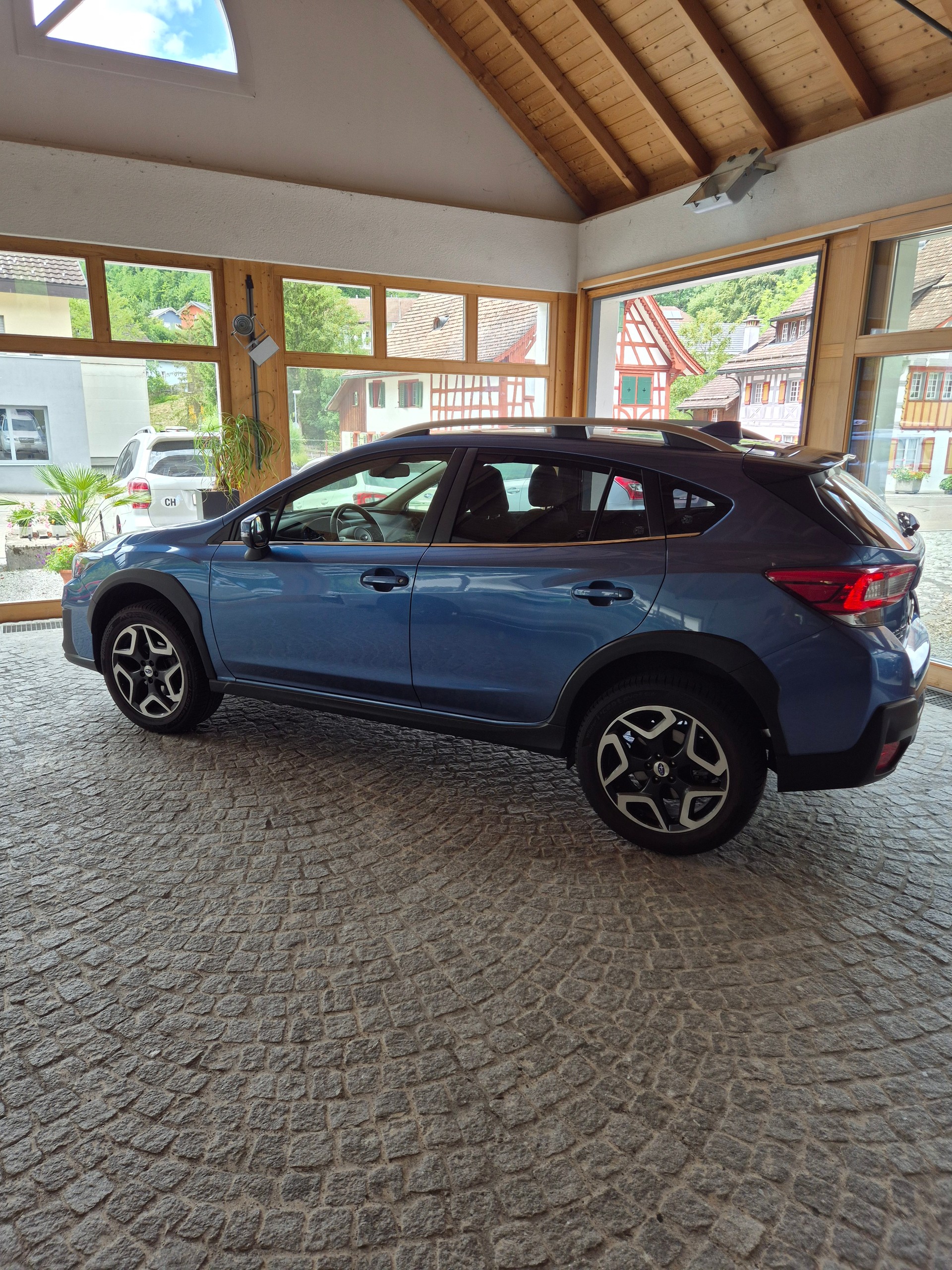 SUBARU XV 2.0 Swiss Plus AWD Lineartronic-image-5