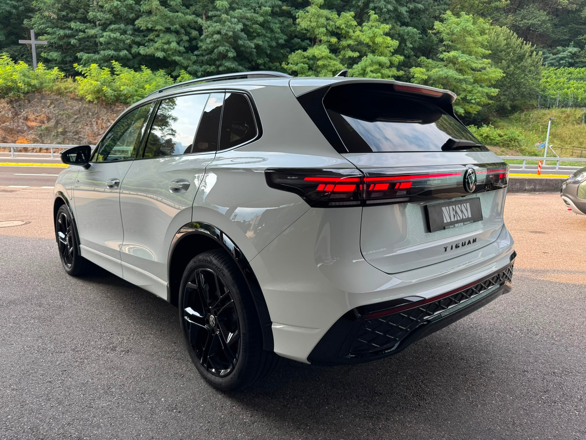 VW Tiguan 1.5 TSI evo2 eHybrid R-Line DSG-image-3
