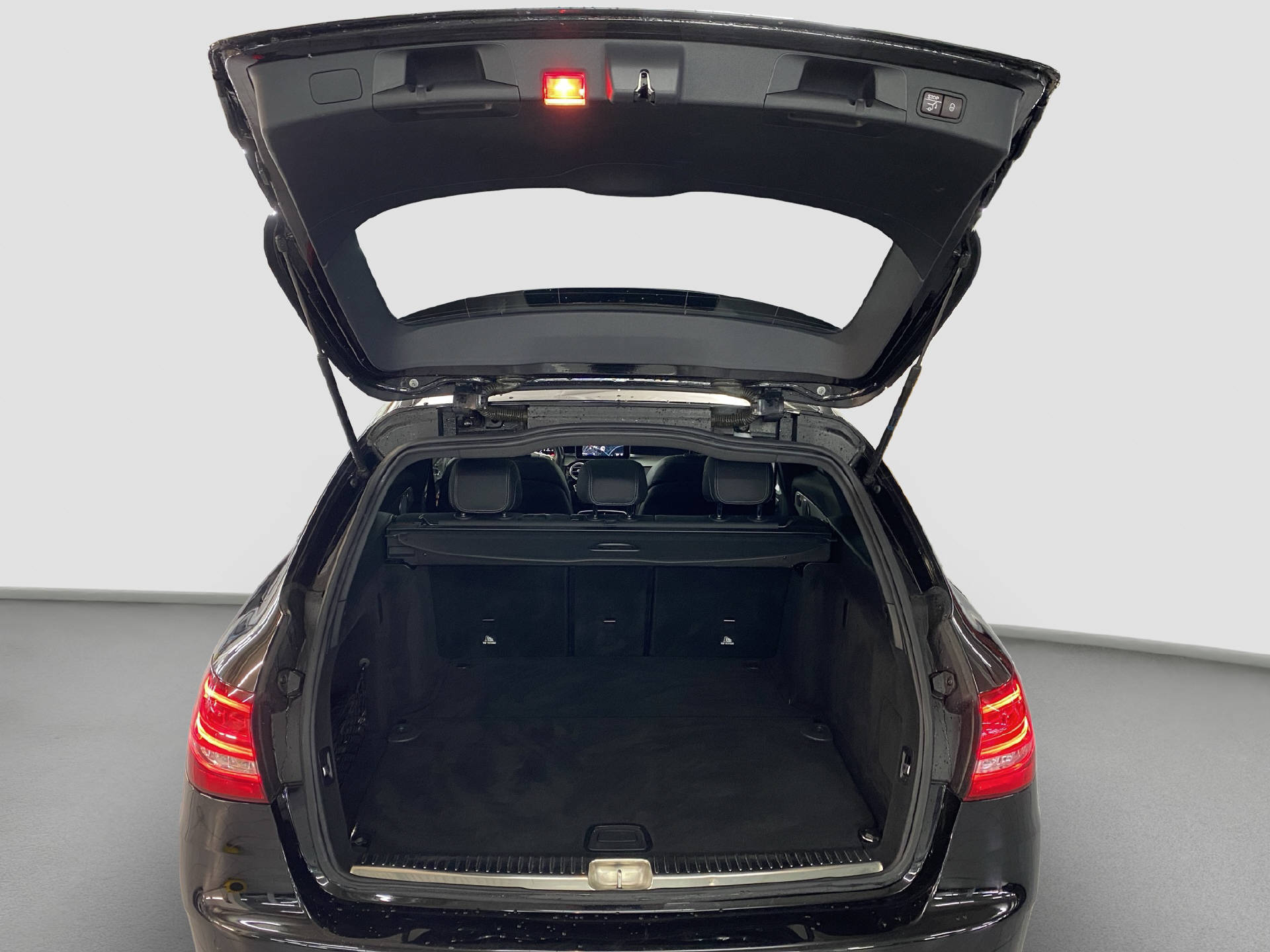 MERCEDES-BENZ C 400 AMG Line 4MATIC Kombi-image-13
