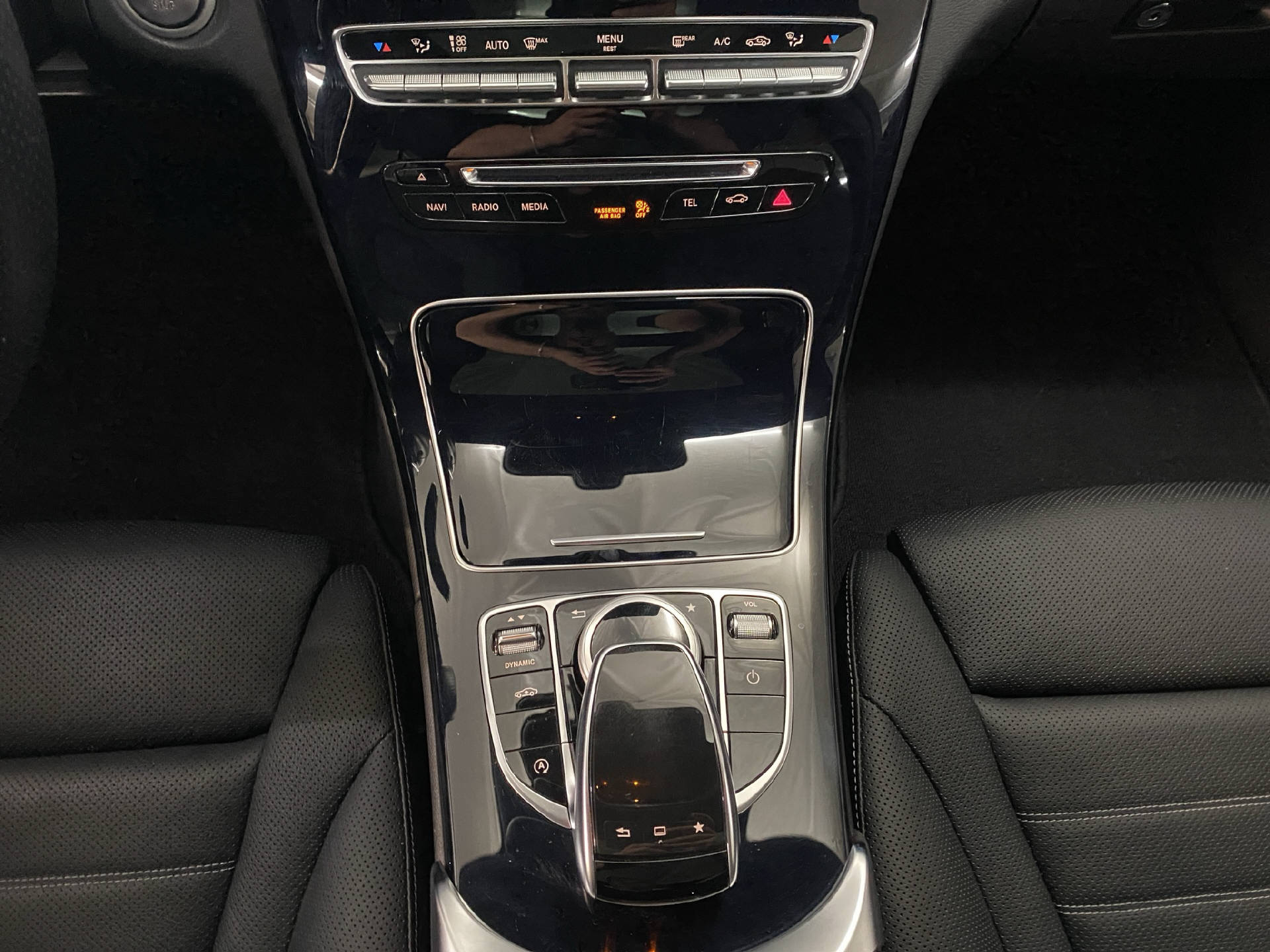 MERCEDES-BENZ C 400 AMG Line 4MATIC Kombi-image-9