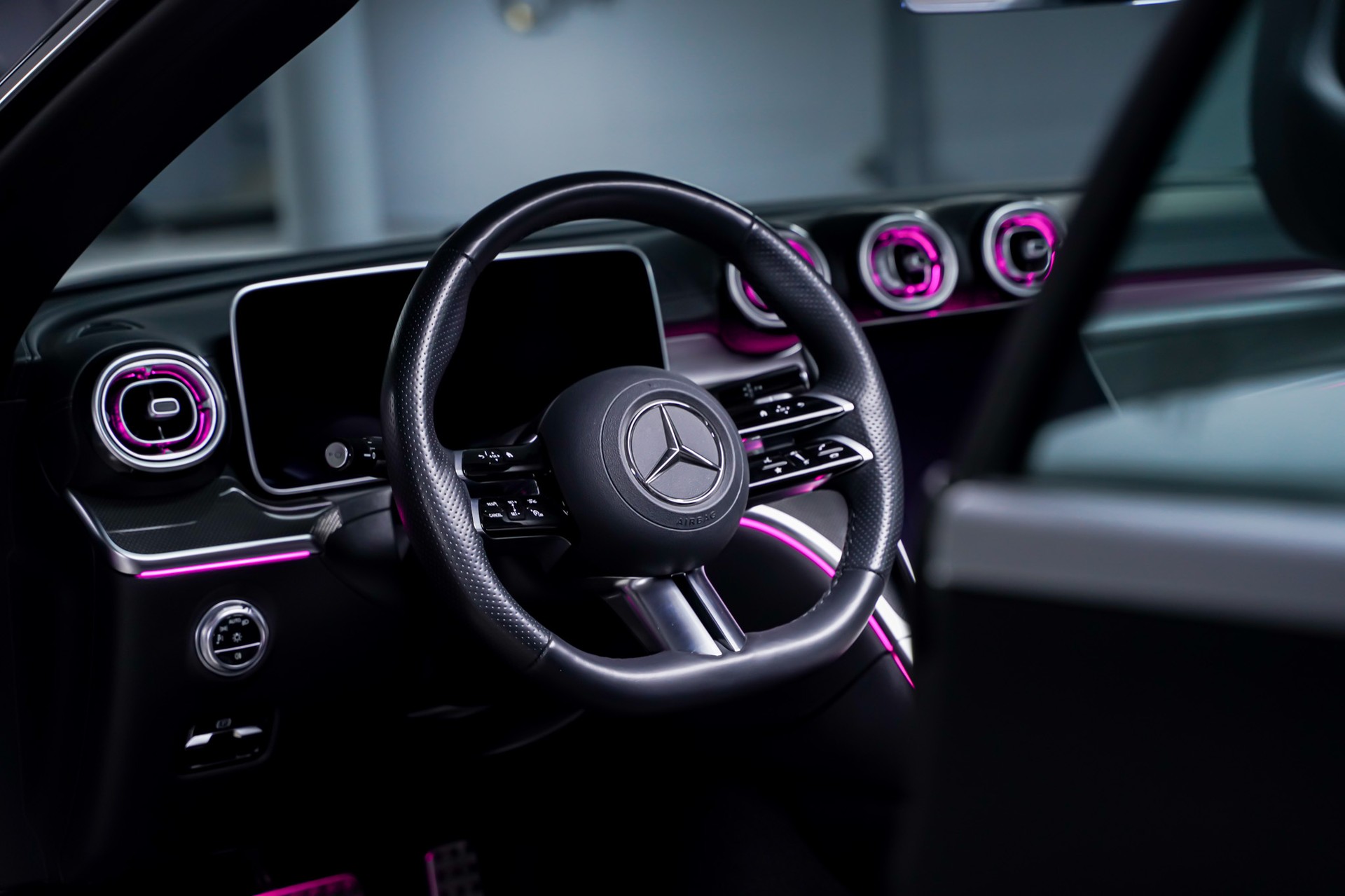 MERCEDES-BENZ CLE 300 Cabrio AMG Line 4Matic 9G-Tronic-image-10