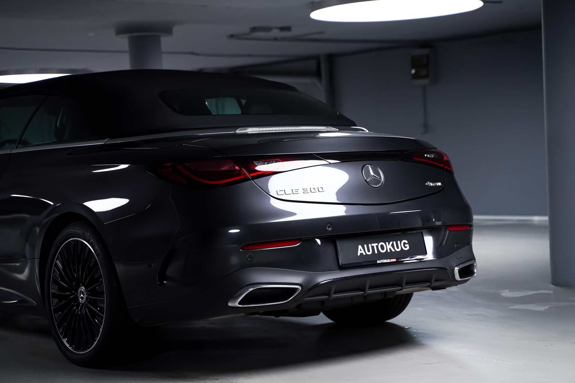 MERCEDES-BENZ CLE 300 Cabrio AMG Line 4Matic 9G-Tronic-image-7