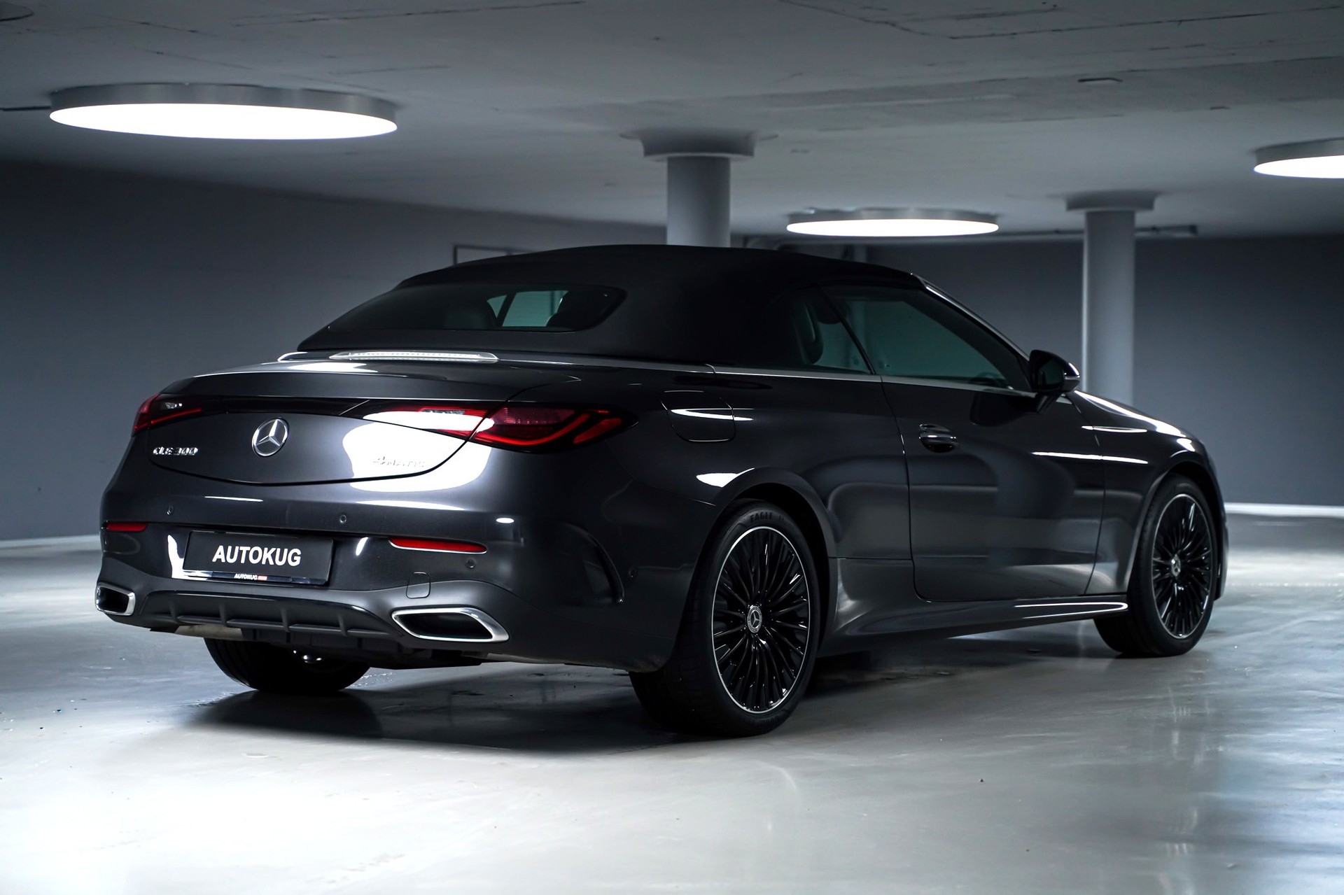 MERCEDES-BENZ CLE 300 Cabrio AMG Line 4Matic 9G-Tronic-image-4