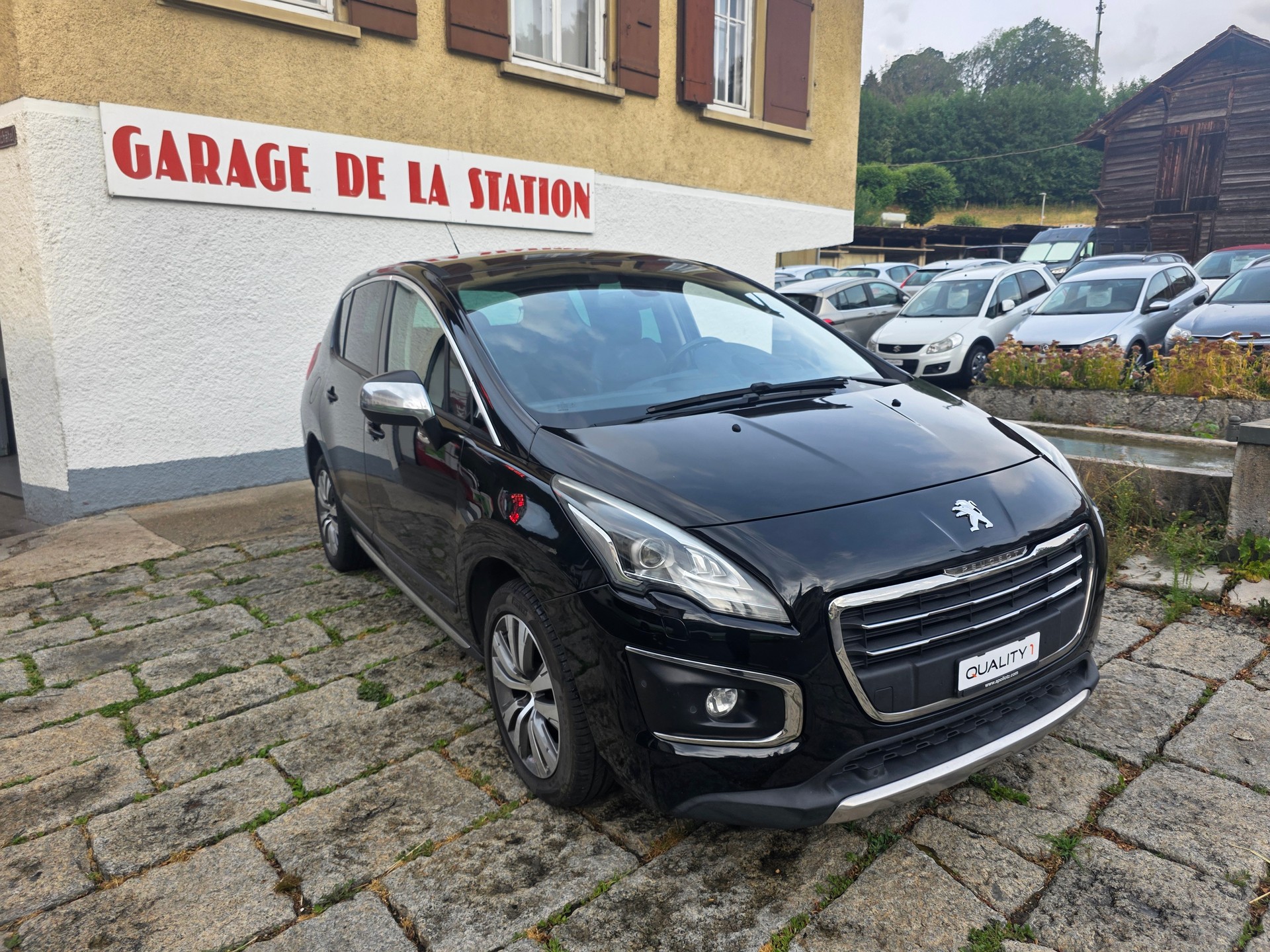 PEUGEOT 3008 2.0 Blue HDI Allure-image-2