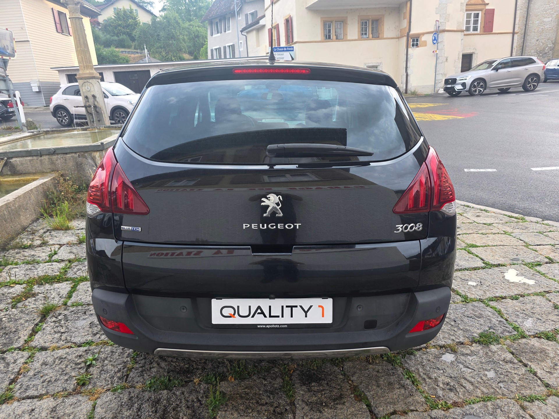 PEUGEOT 3008 2.0 Blue HDI Allure-image-4