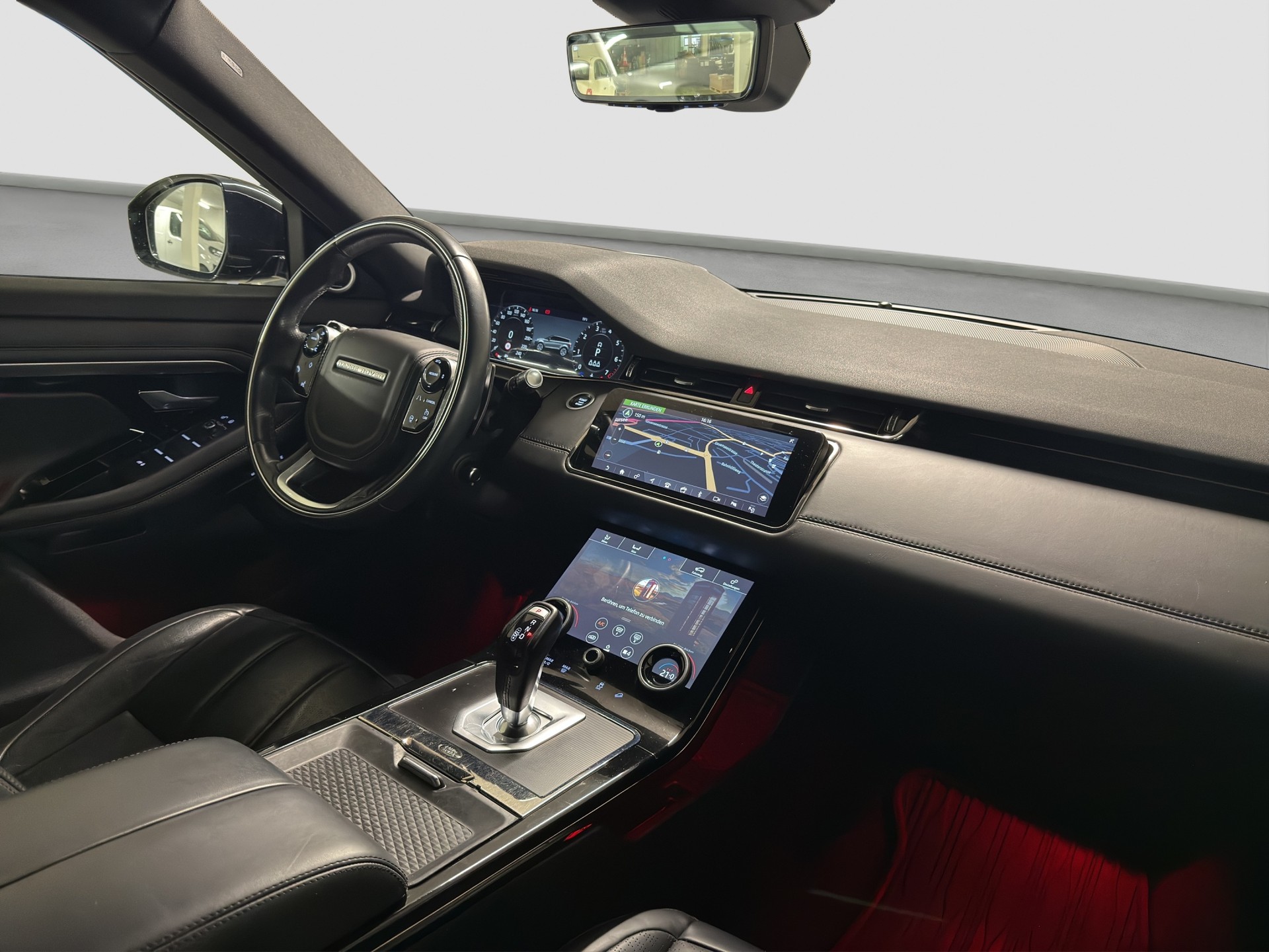 LAND ROVER Range Rover Evoque 2.0 T 300 R-Dynamic HSE-image-13